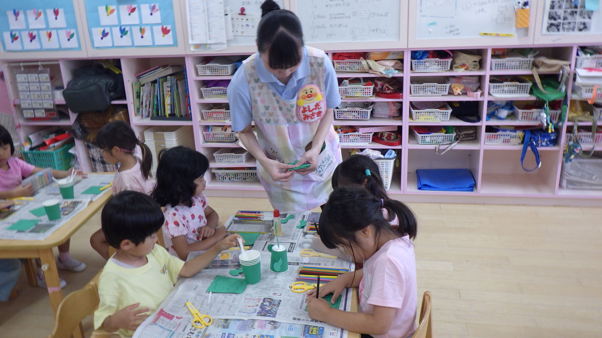 6月17日　実習生さんとゲコゲコガエル制作をしたよ🐸