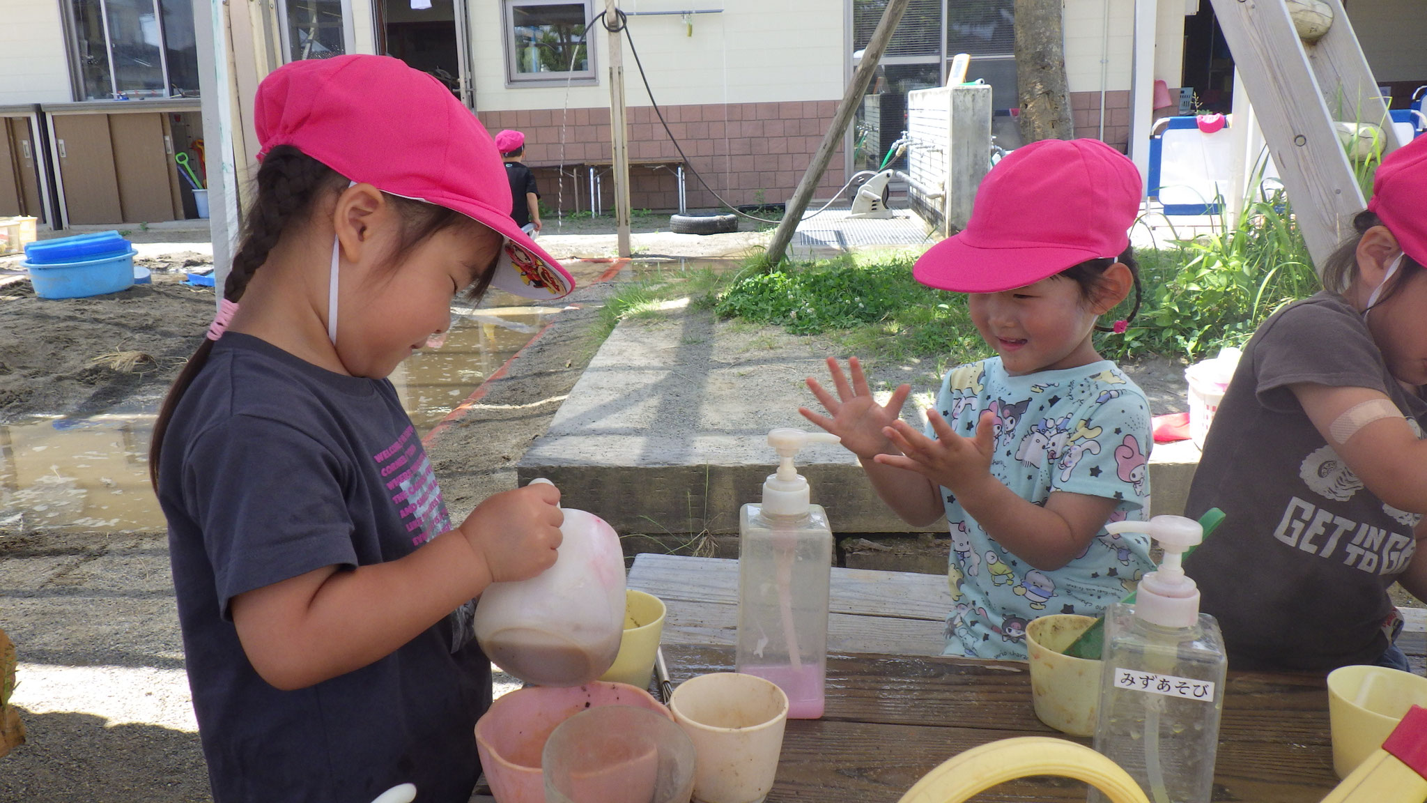 6月15日　ジュース屋さんですよ。