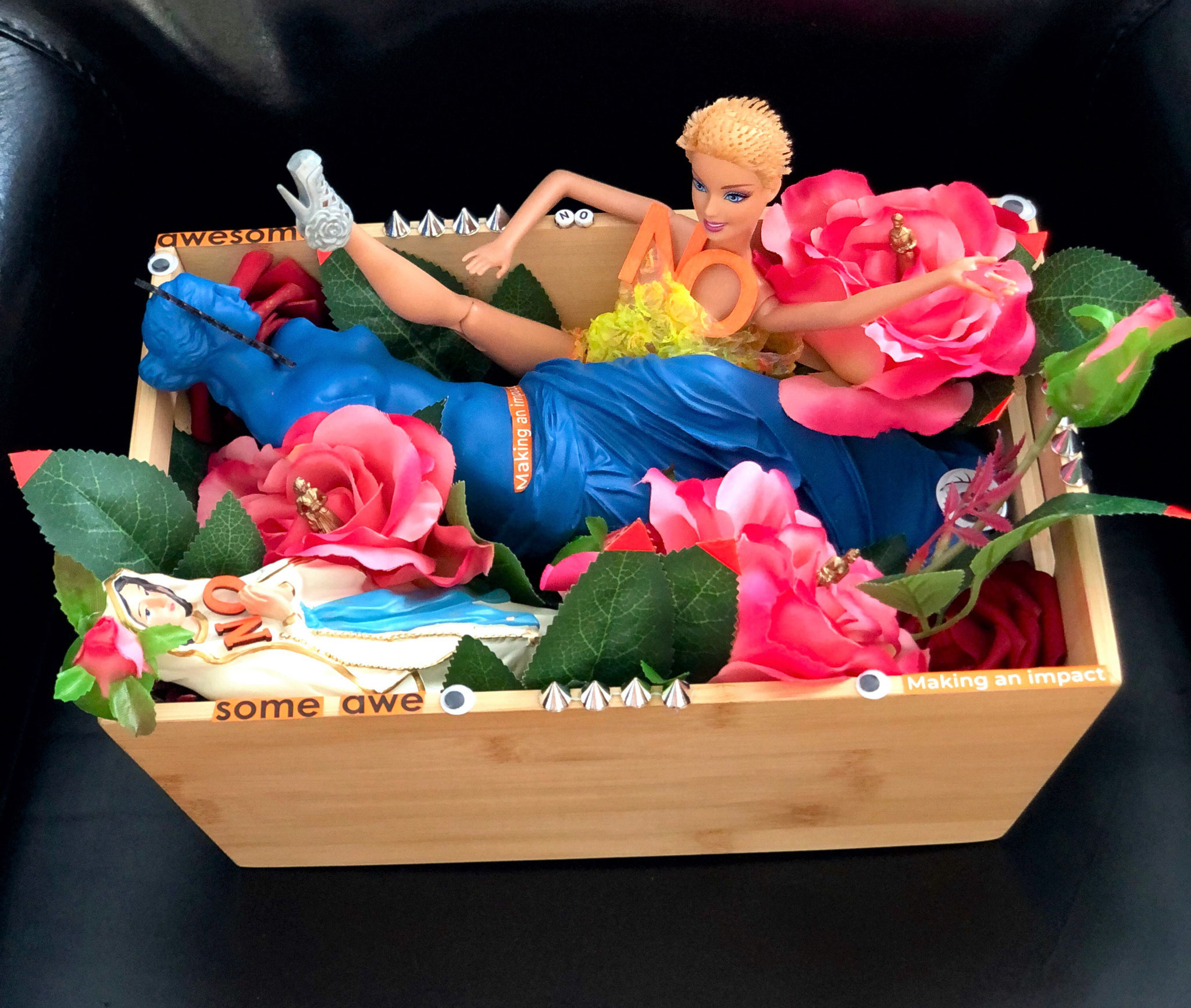 Women! Too big for a BOX! (30cm)