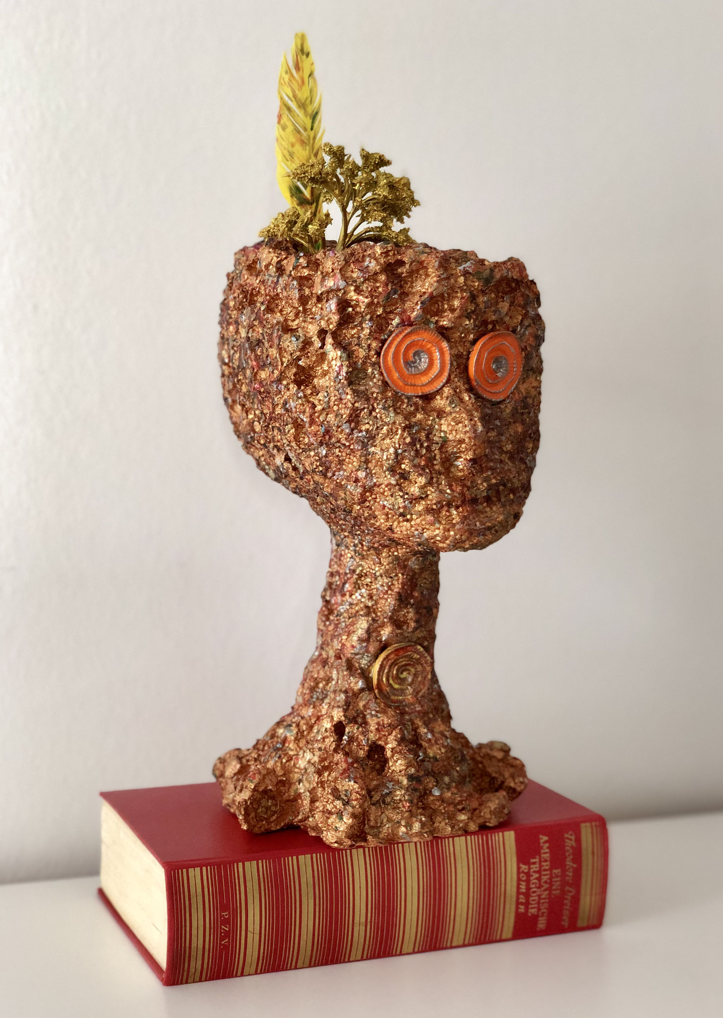An American Tragedy (41x21x14 cm)