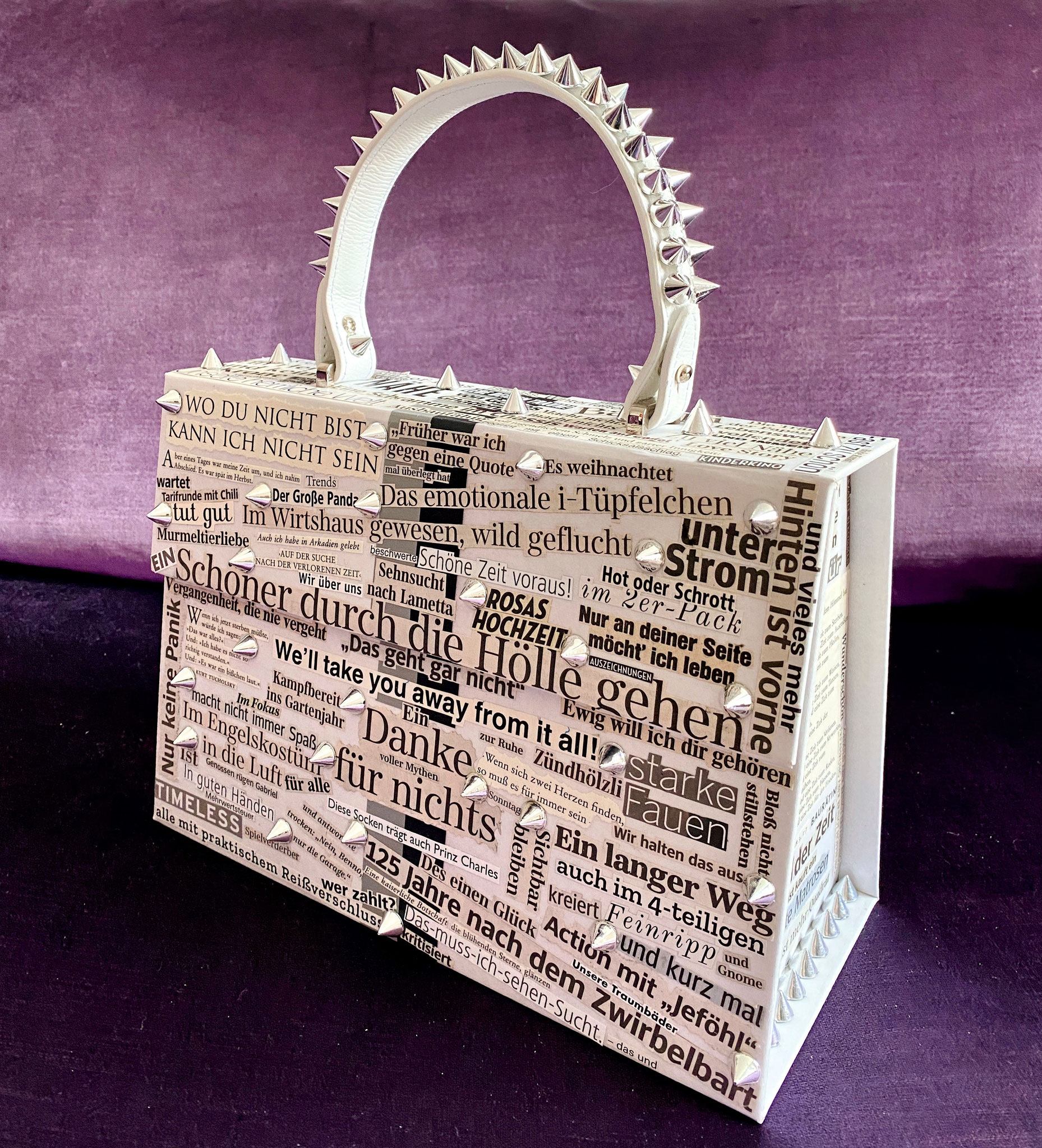 Handbag for Someone who wants to read UNDISTURBED