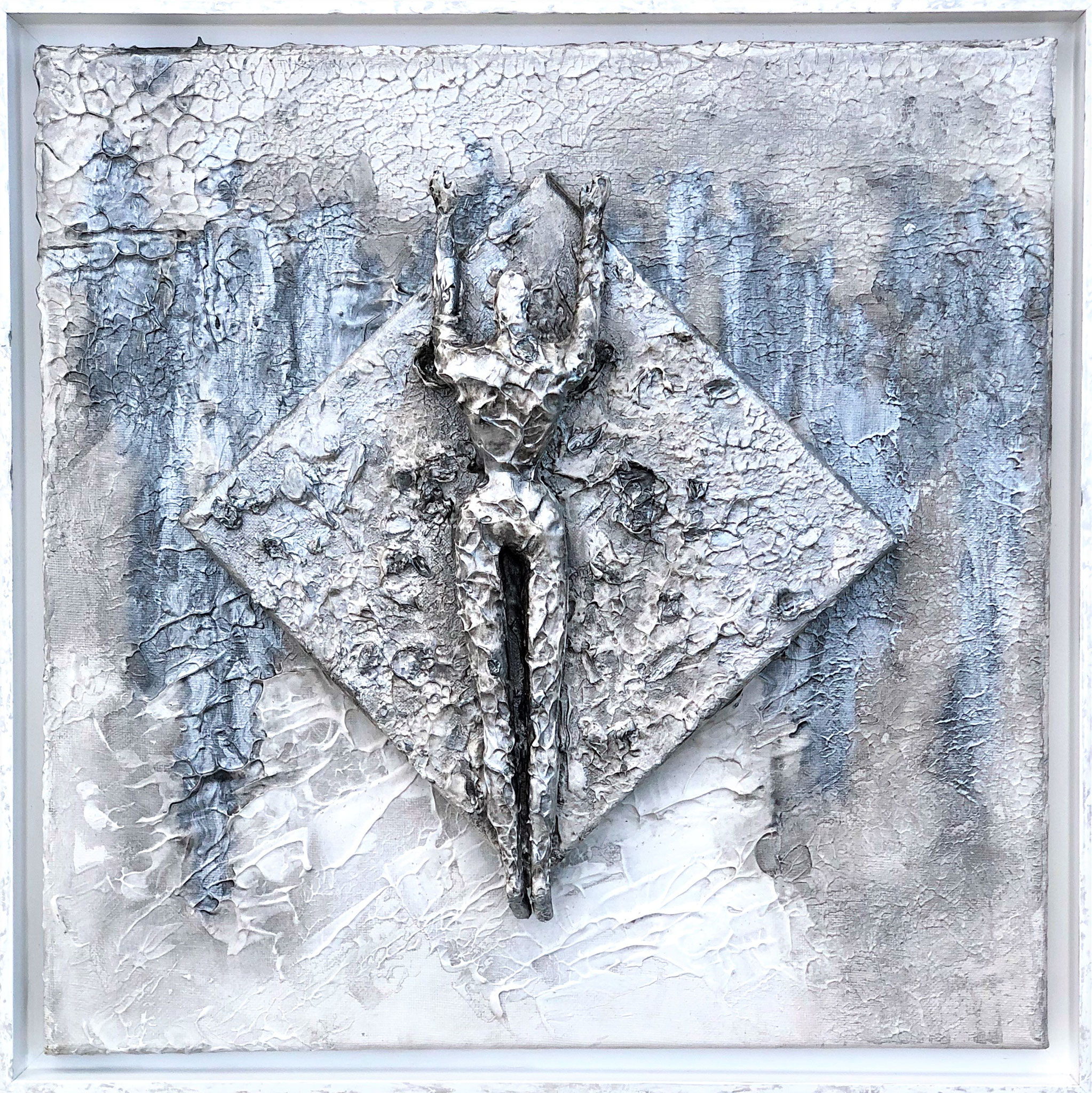 Silver Girl (43x43x8 cm)
