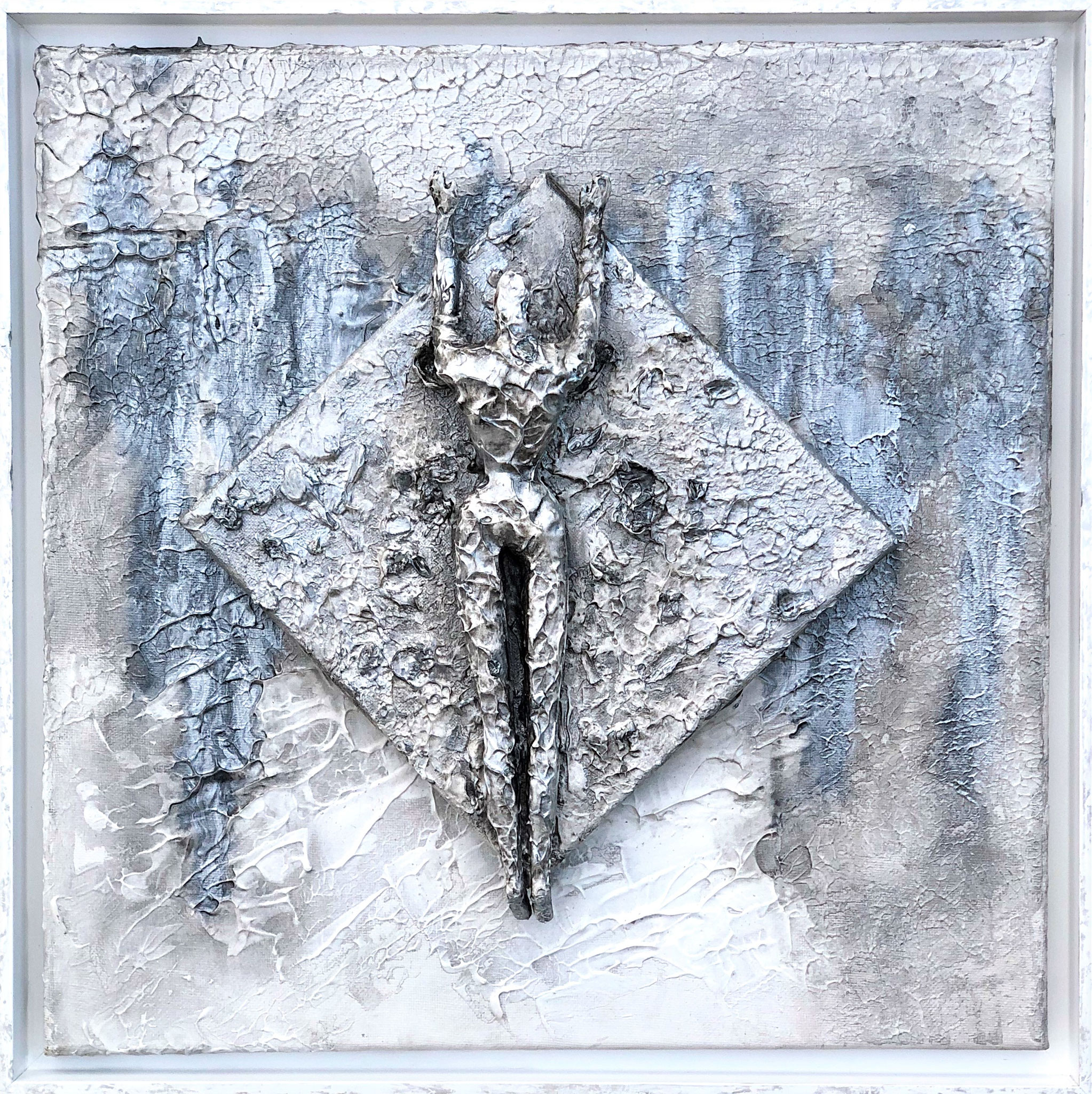 Silver Girl (43x43x8 cm)