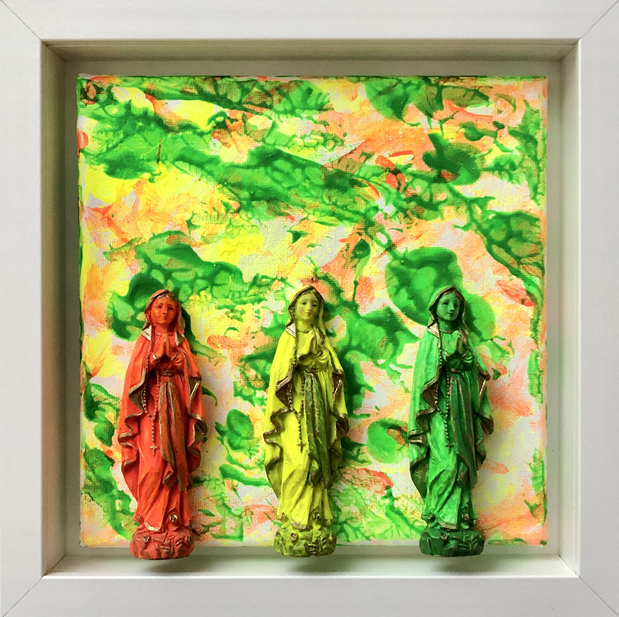 Dare to be DIFFERENT (25x25x4,5cm)