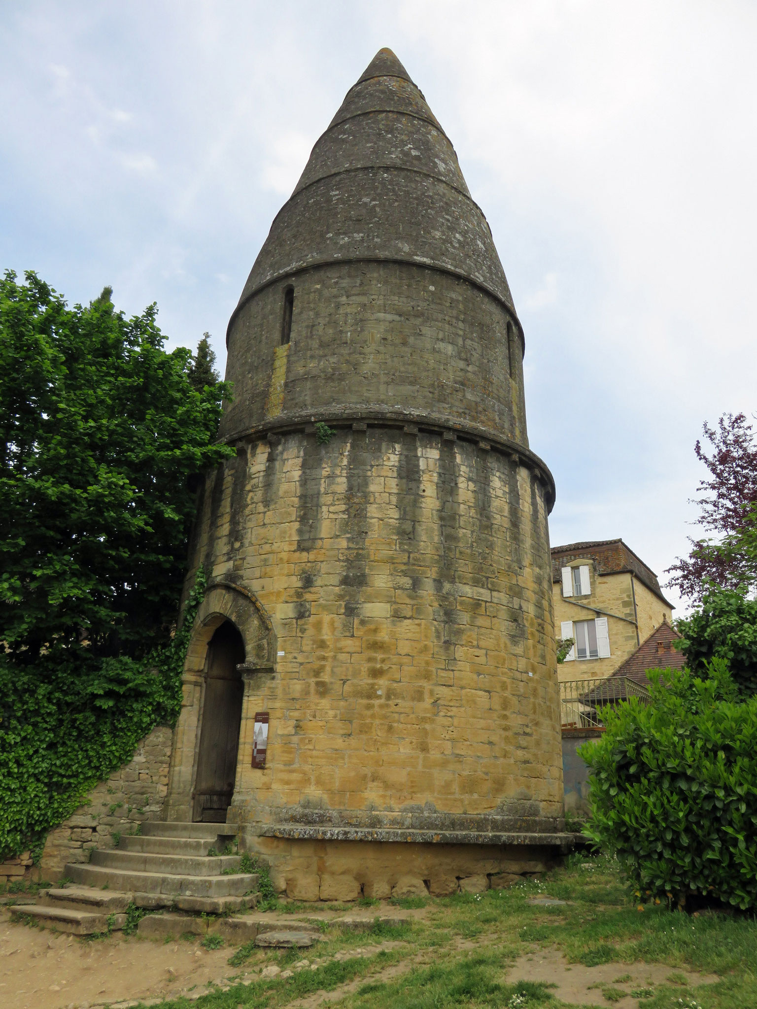 Tour des Morts Sarlat 