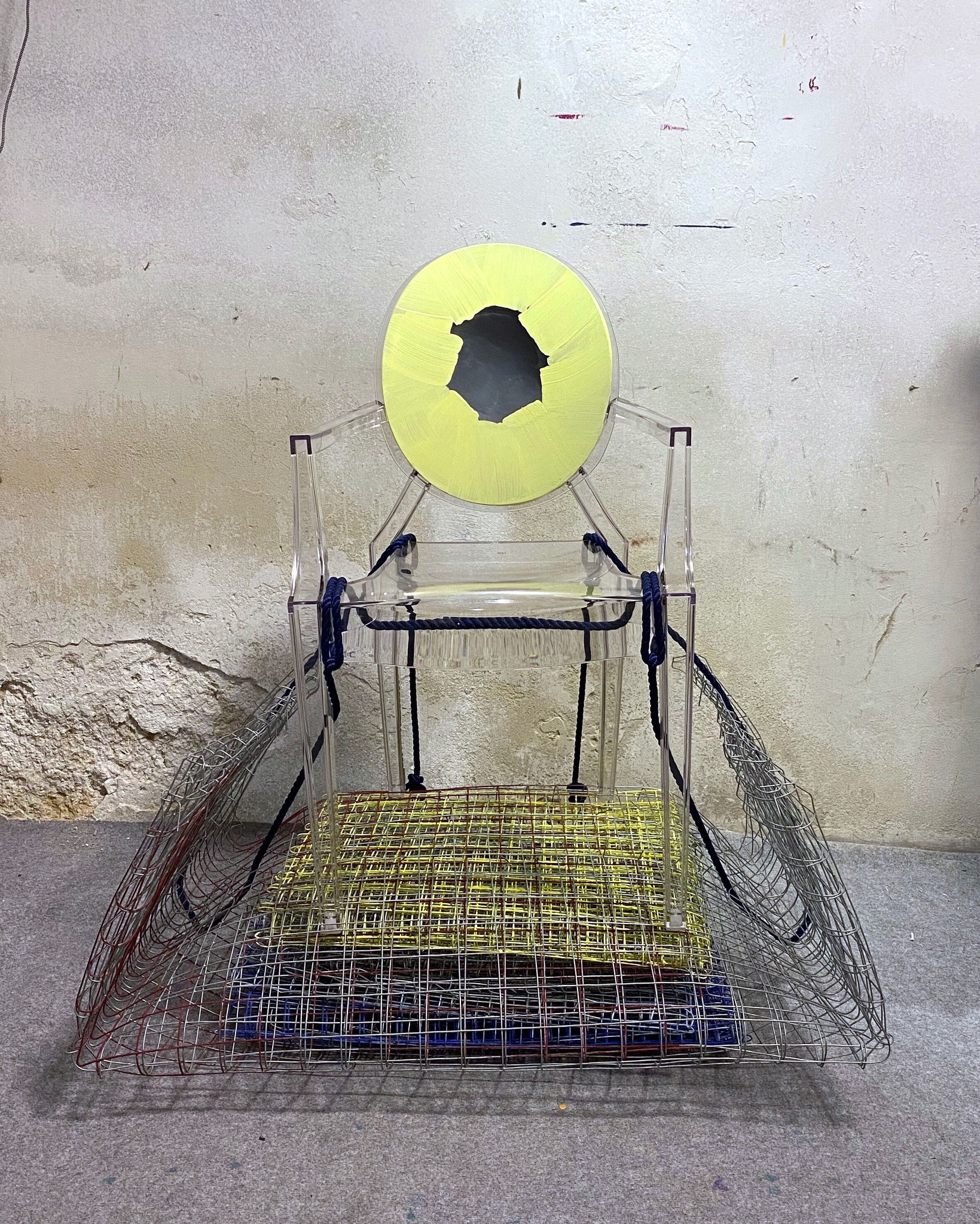 LATTICE THRONE, acrylic on polycarbonate, wire mesh, rope,  120 x 105 x 80 cm, 2020