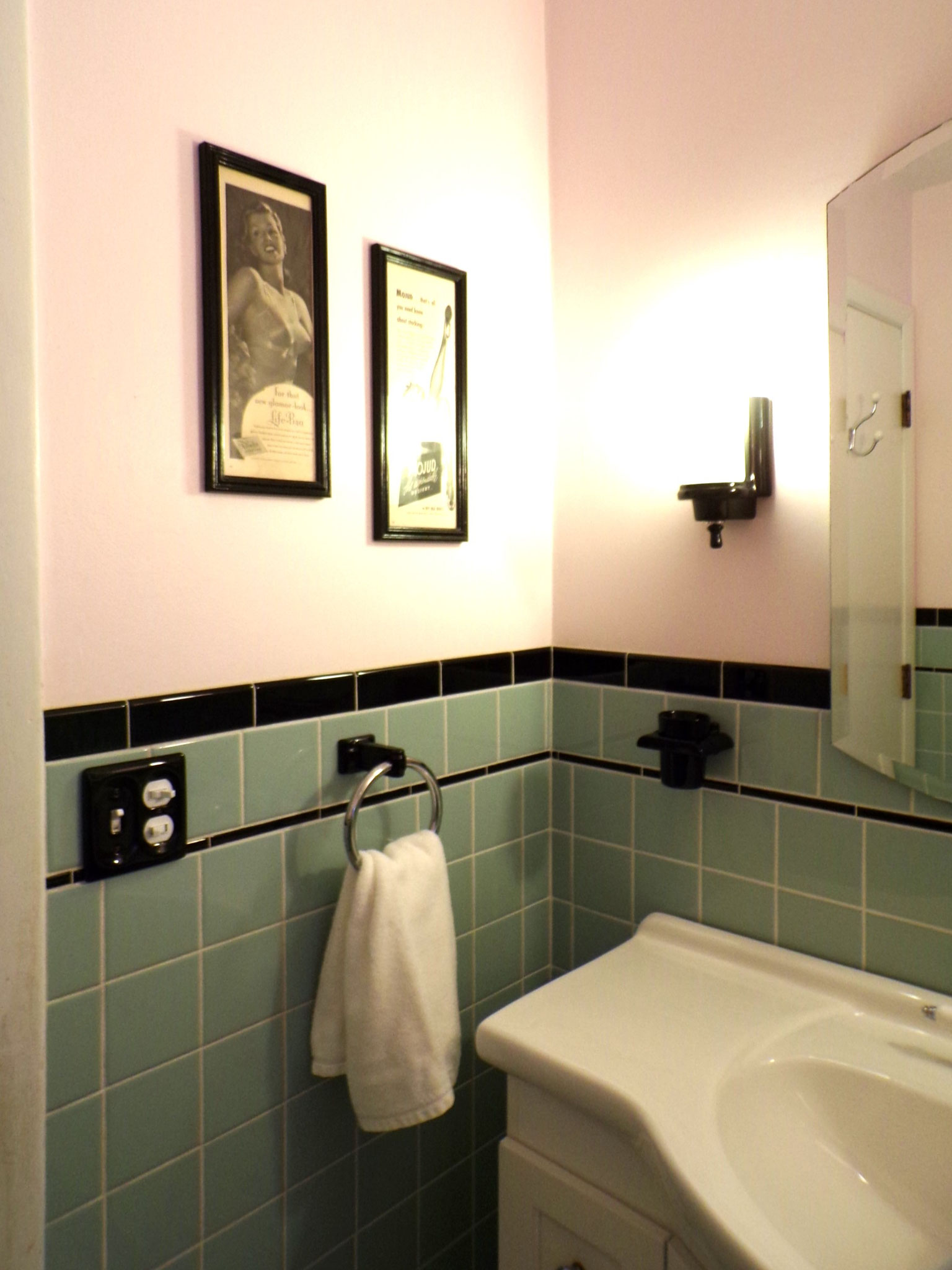 Retro Blue Bathroom 1663936952