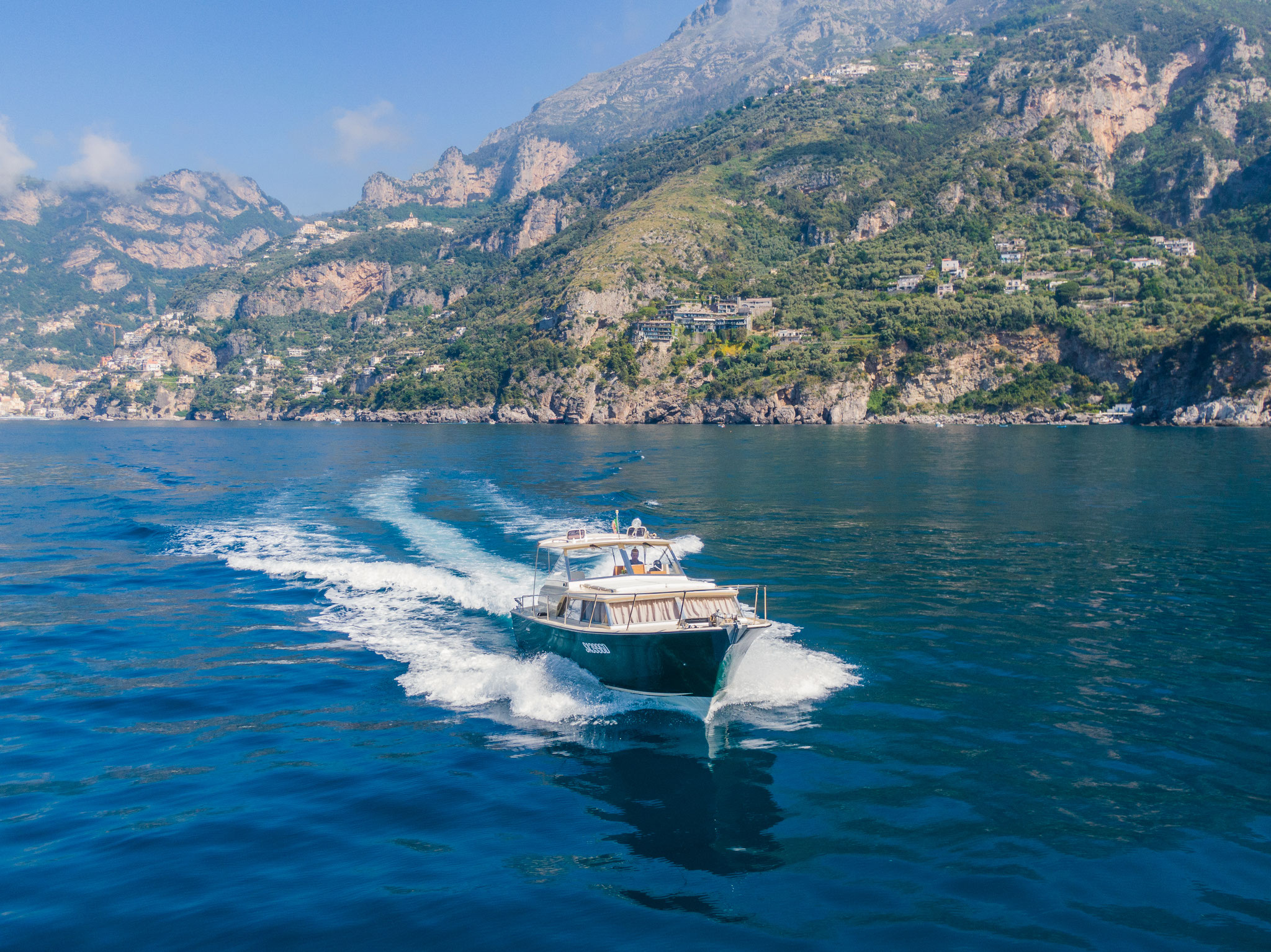 chris craft commander amalfi boat rental