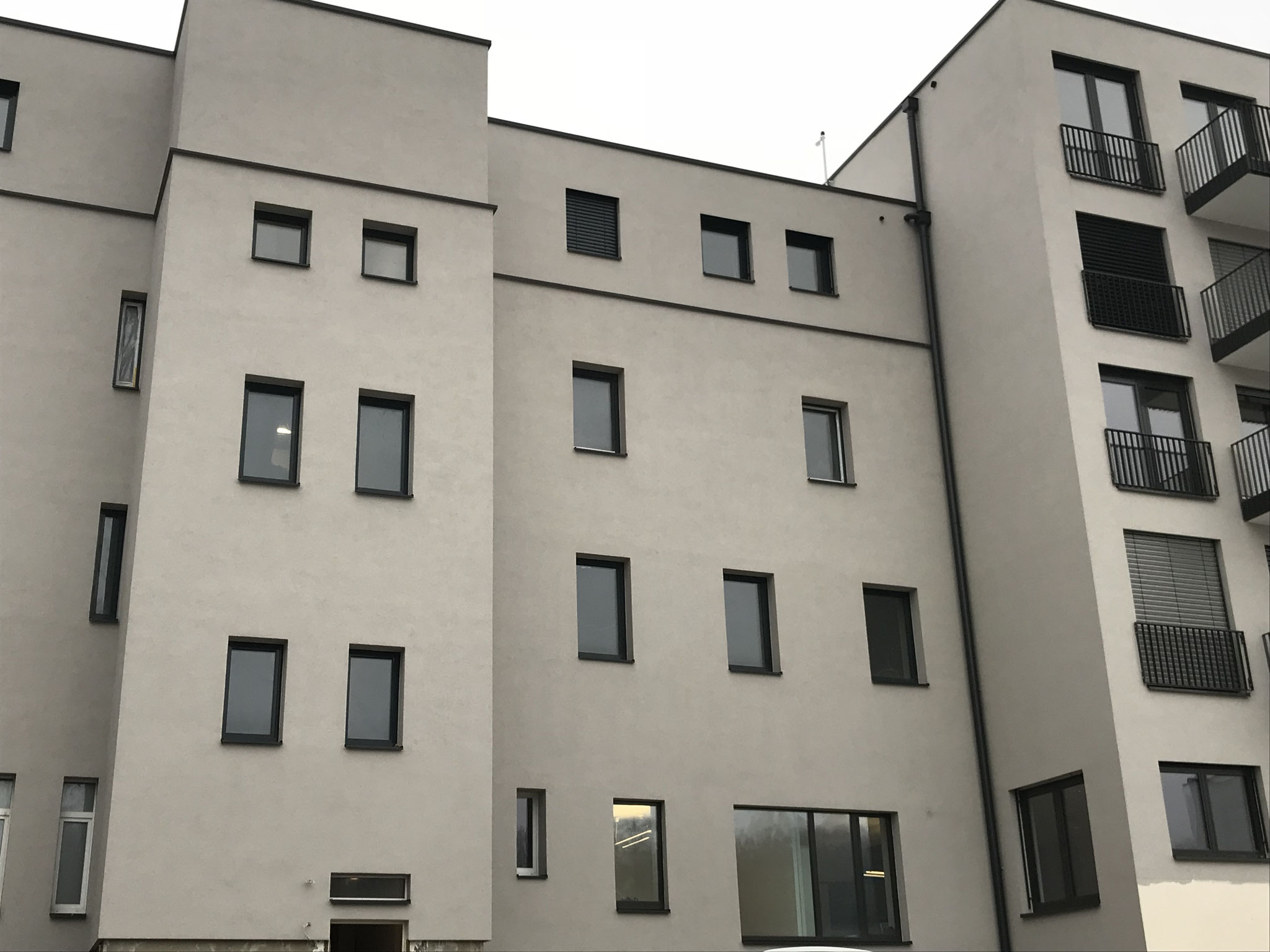 Wohn-/Geschäftshaus -Maler-/Trockenbauarbeiten