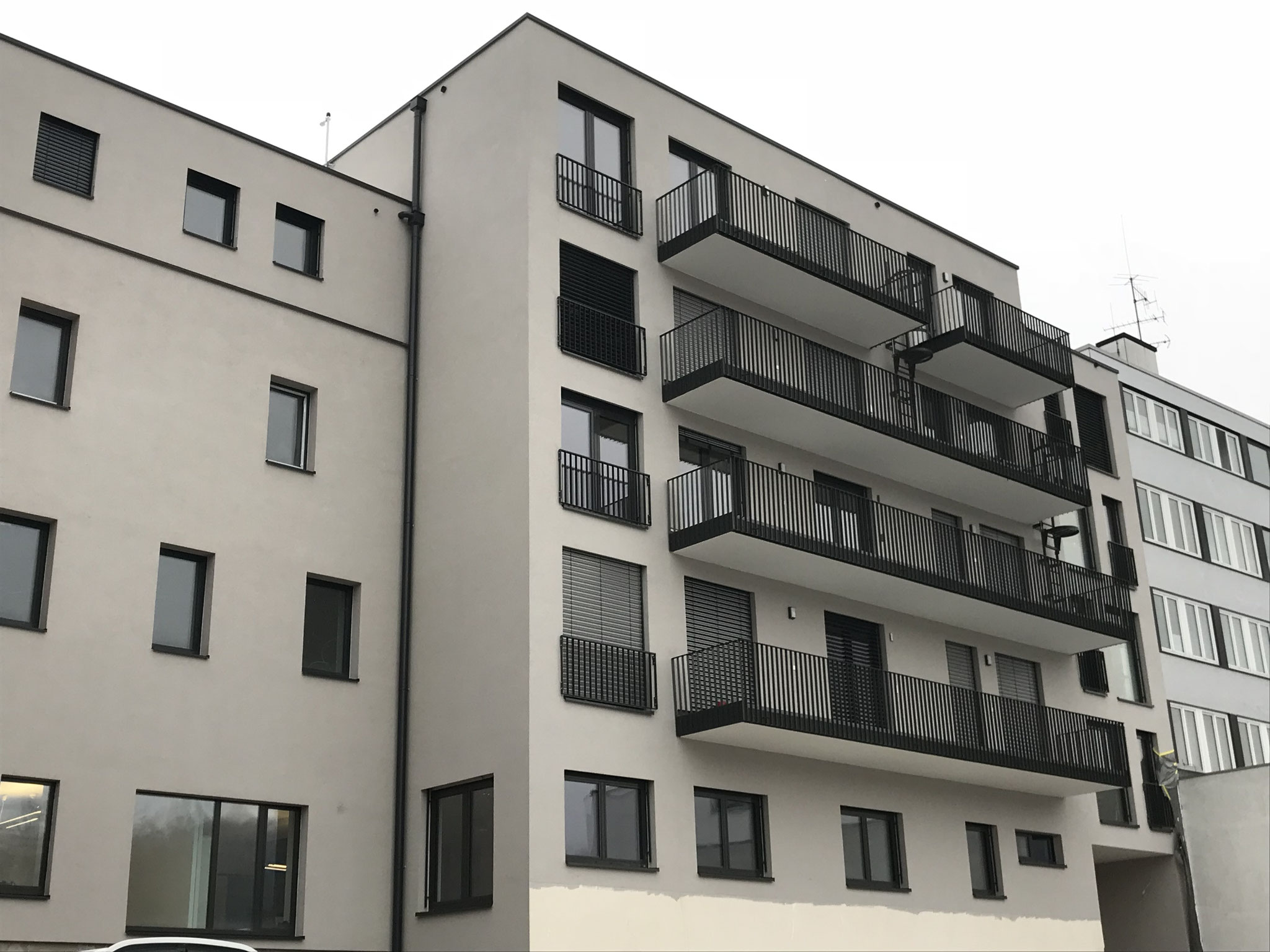 Wohn-/Geschäftshaus -Maler-/Trockenbauarbeiten