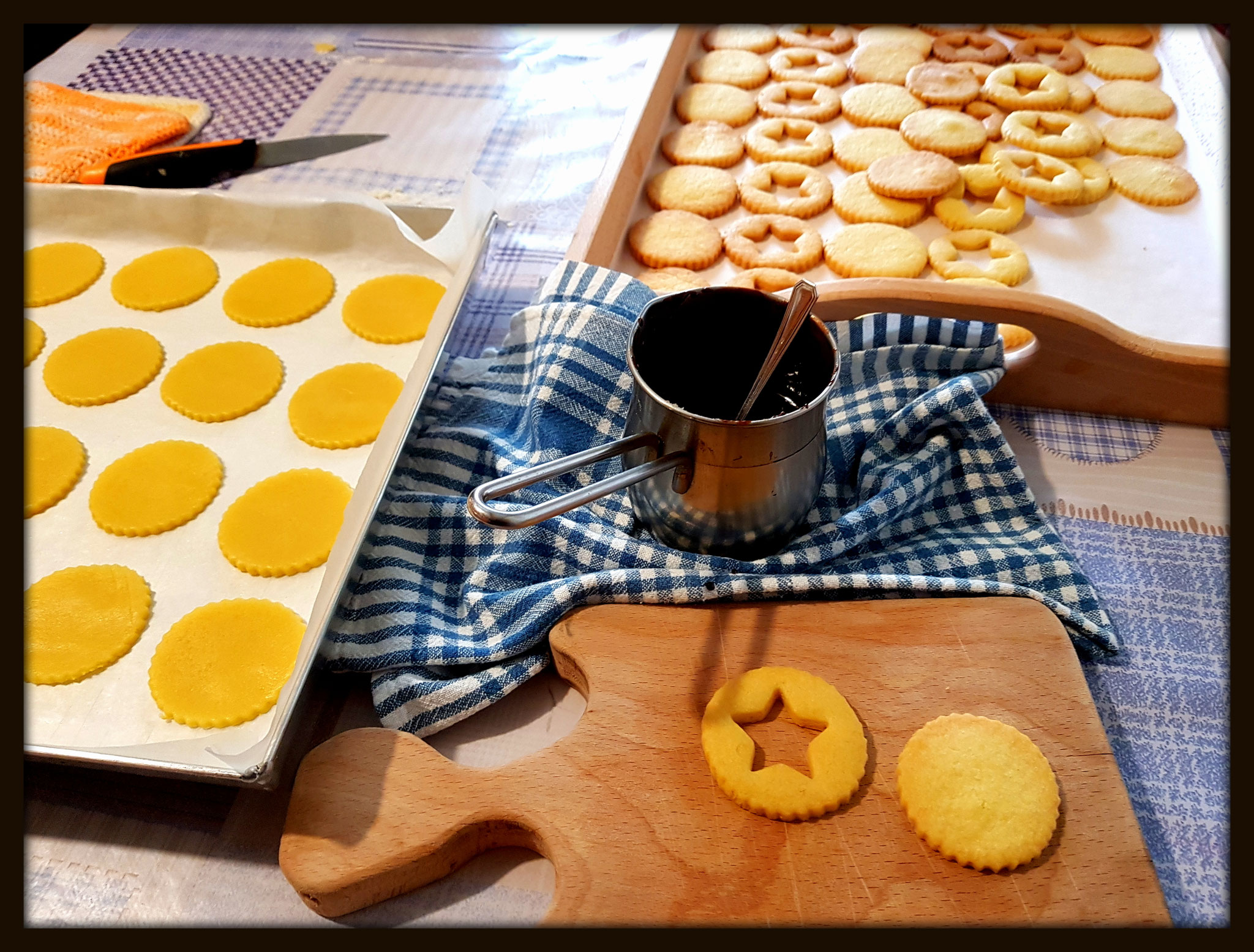 Biscotti di pasta frolla con cioccolato al Genepy