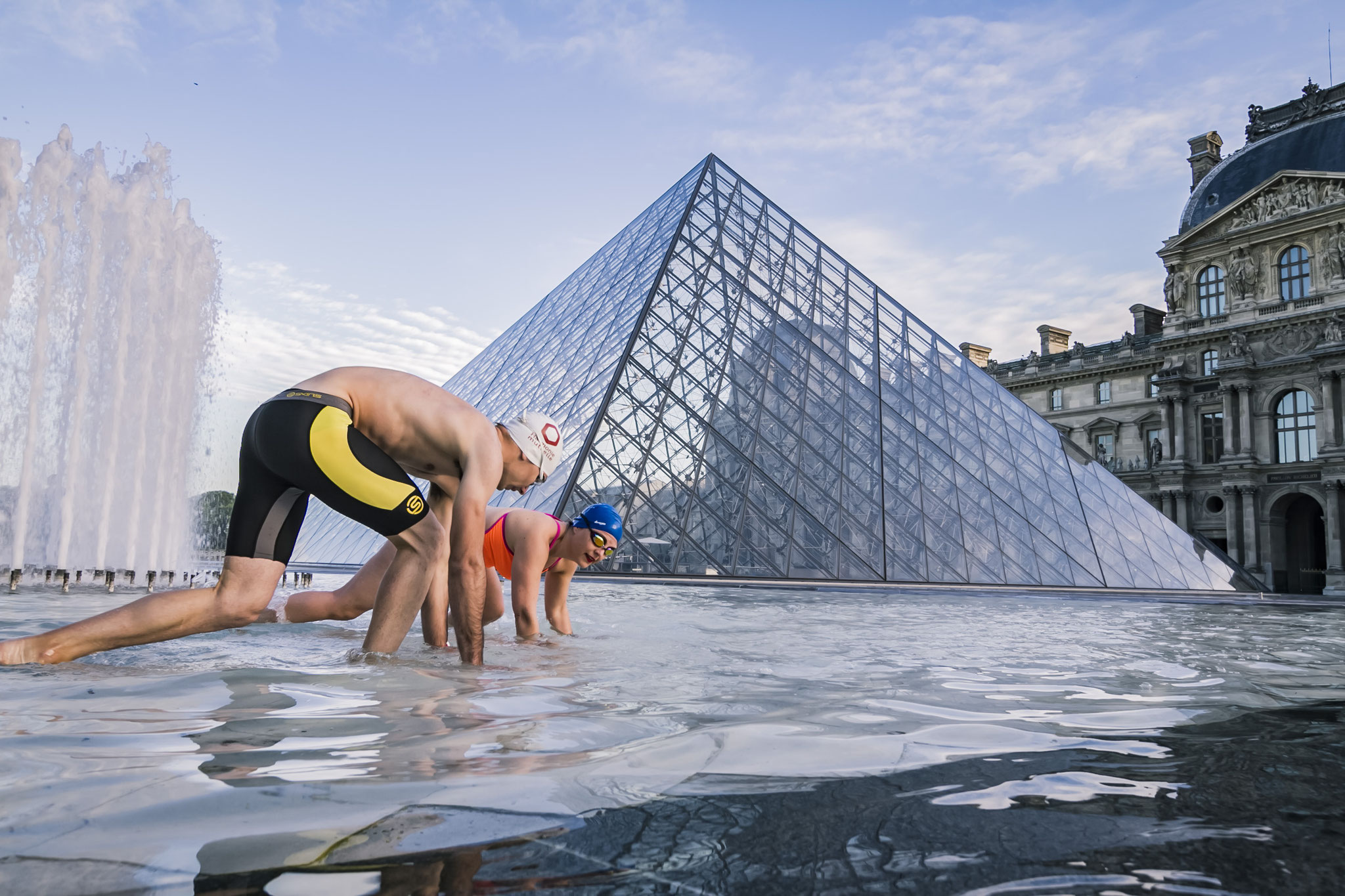 Retrouver du plaisir dans l'eau... après des heures d'entraînement à compter les carreaux au fond de la piscine. (crédit photo Blueparallax)