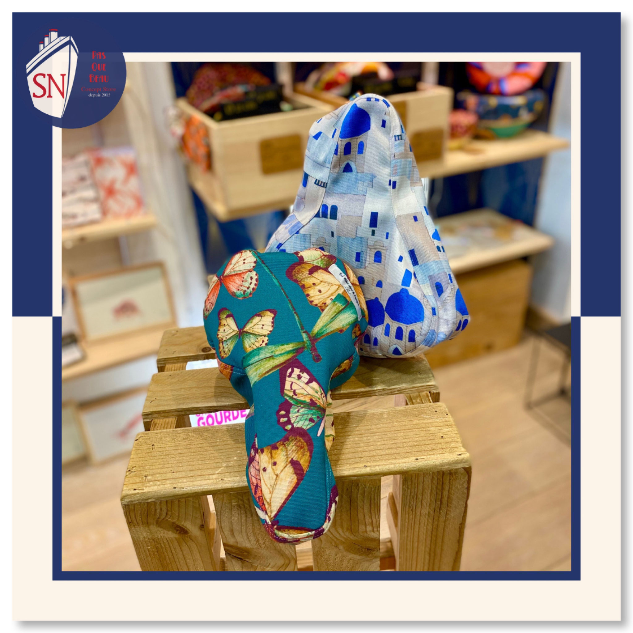 UN CHAT DANS LA BOUTIQUE