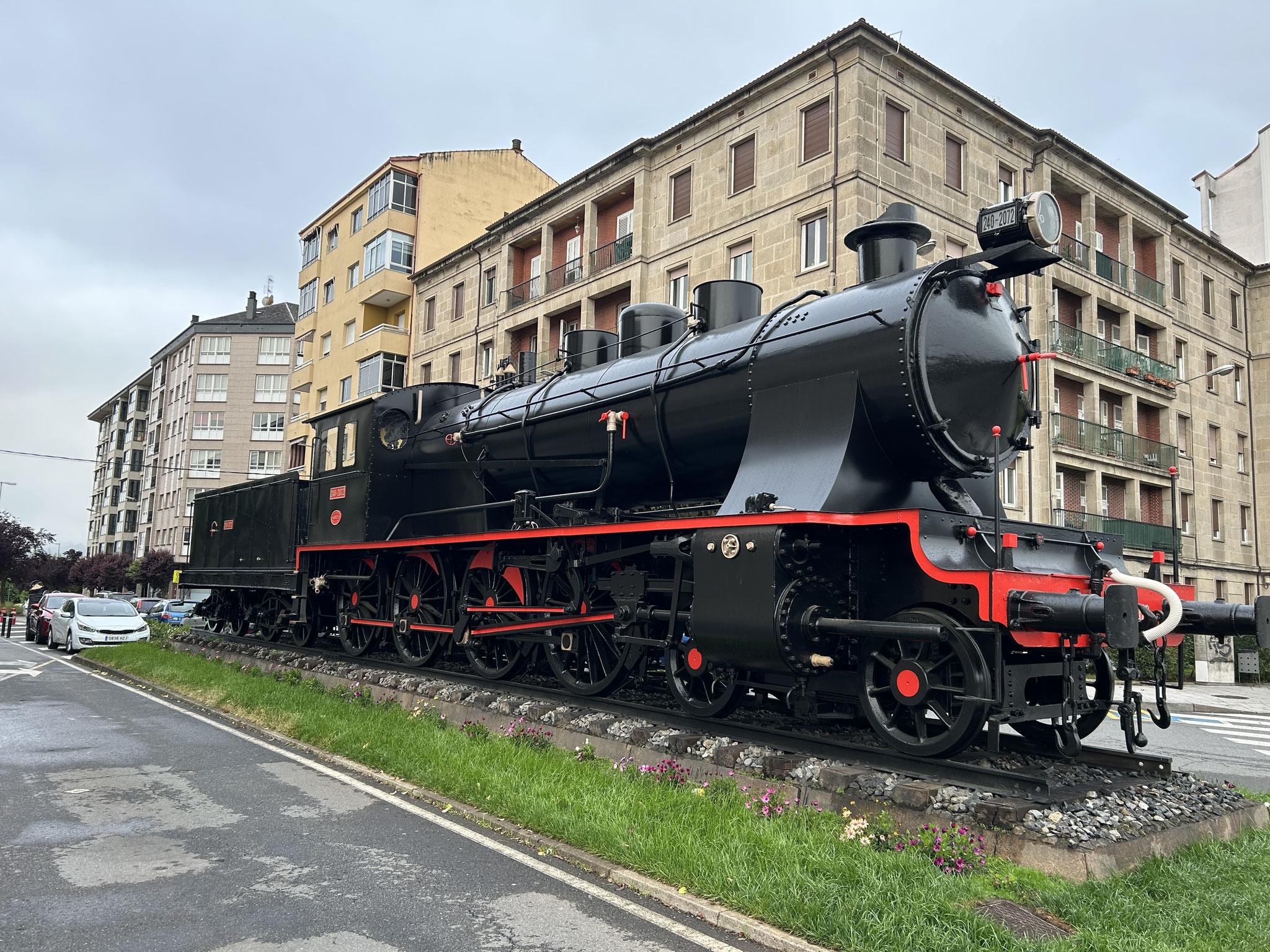 Dampflok am Bahnhof von Ourense