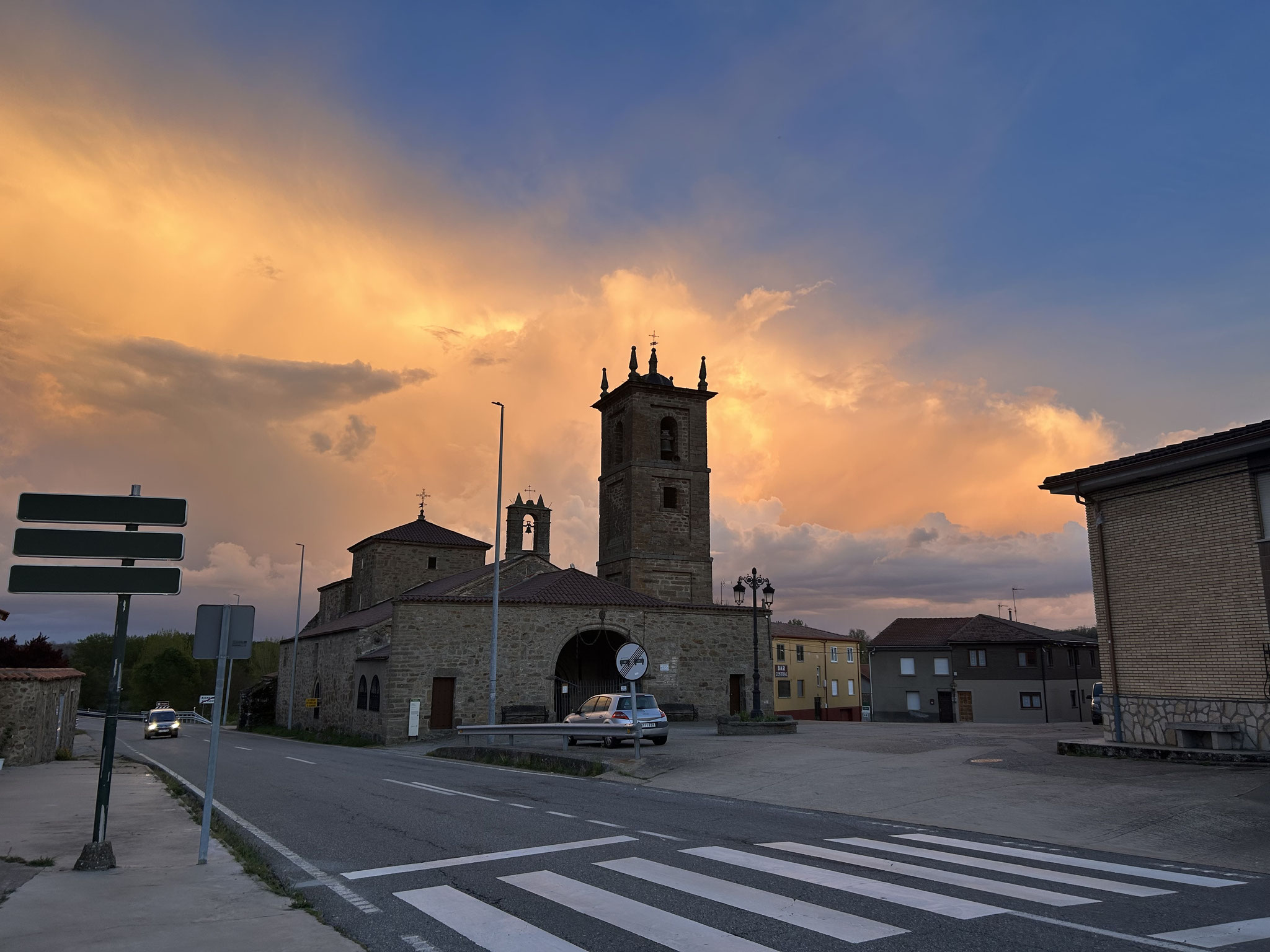Sonnenaufgang über Rionegro del Puente