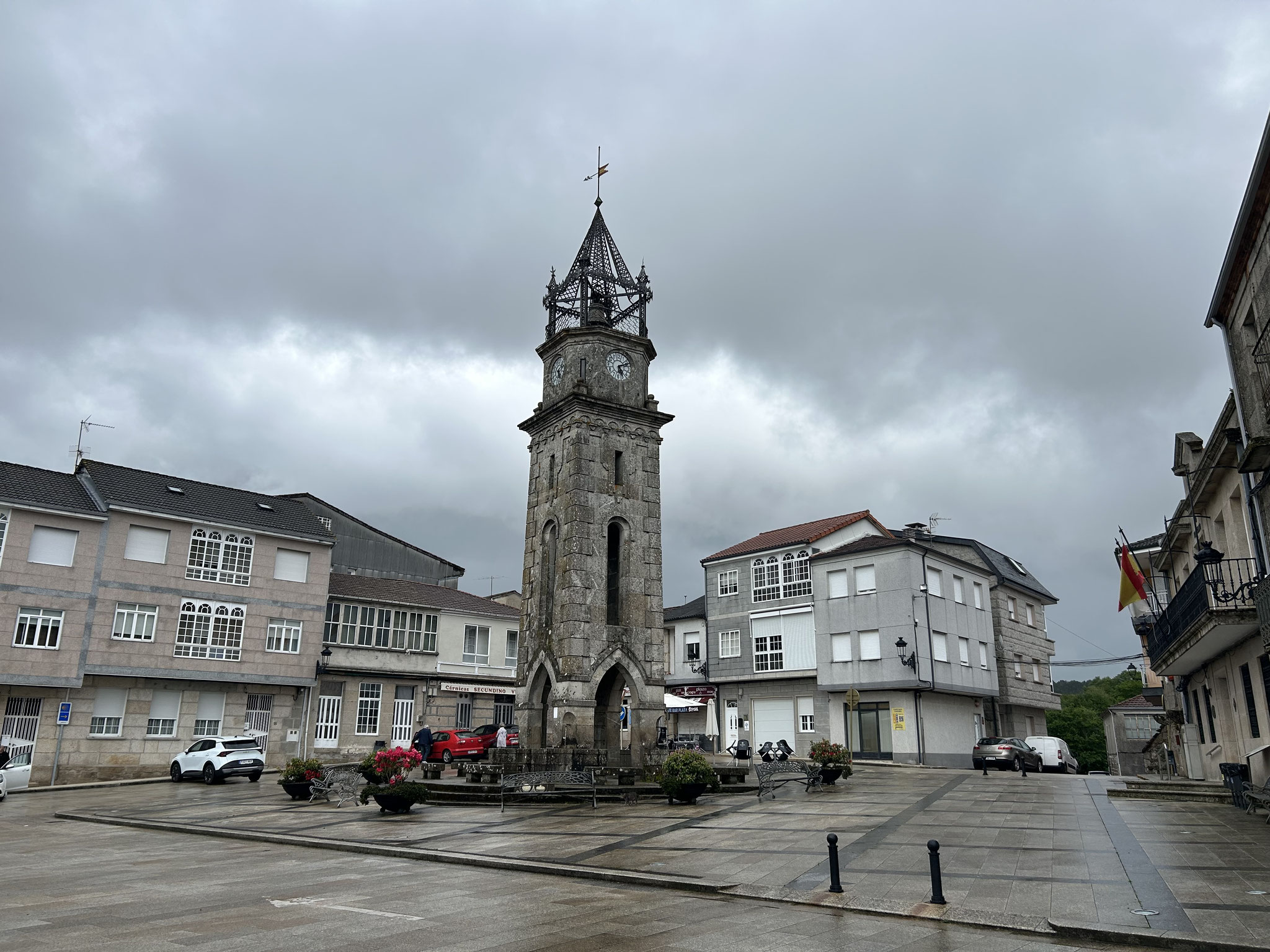 Uhrenturm von Cea, erbaut um die Pünktlichkeit der Einwohner zu erhöhen