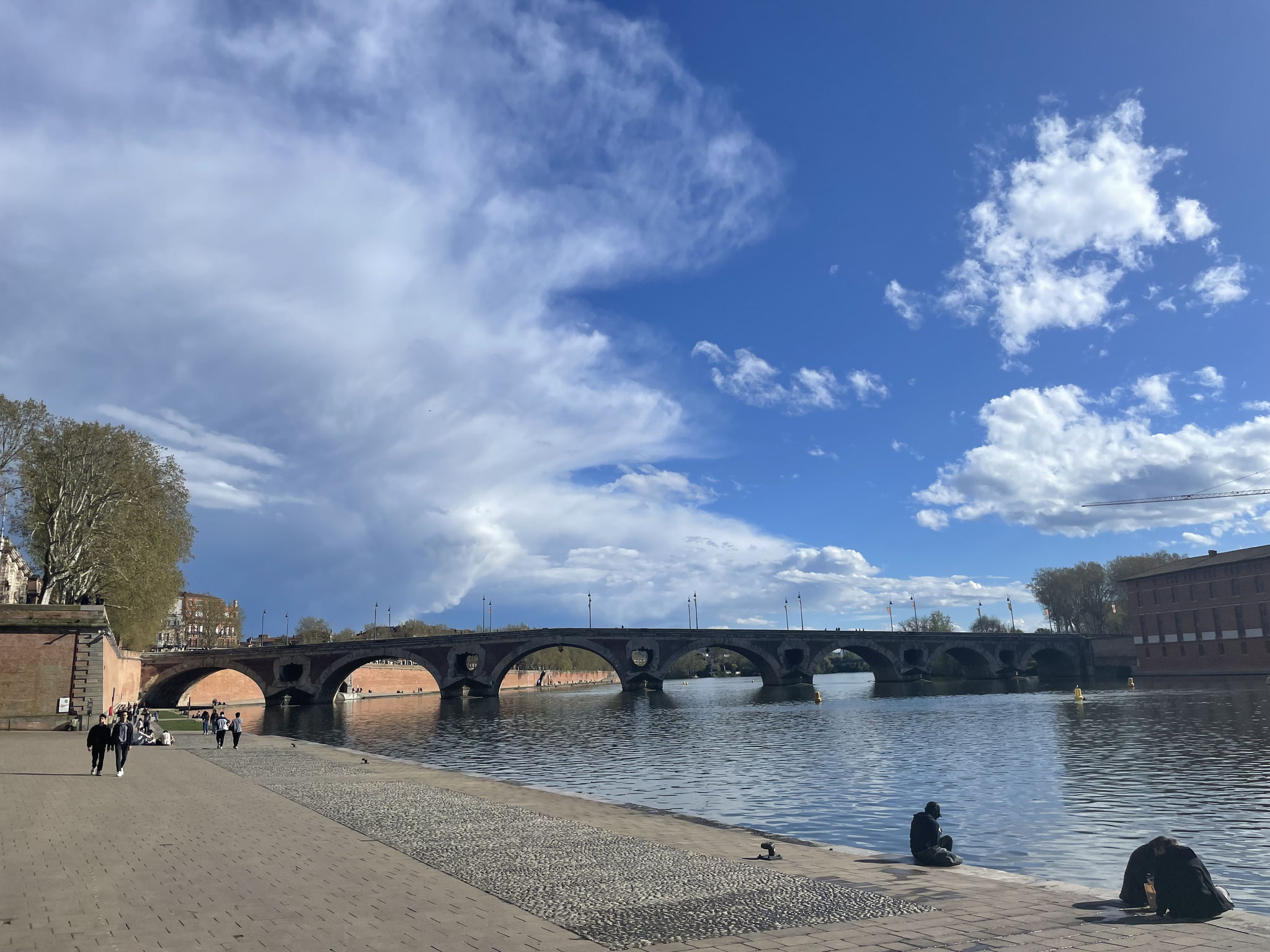 Brücke über die Garone