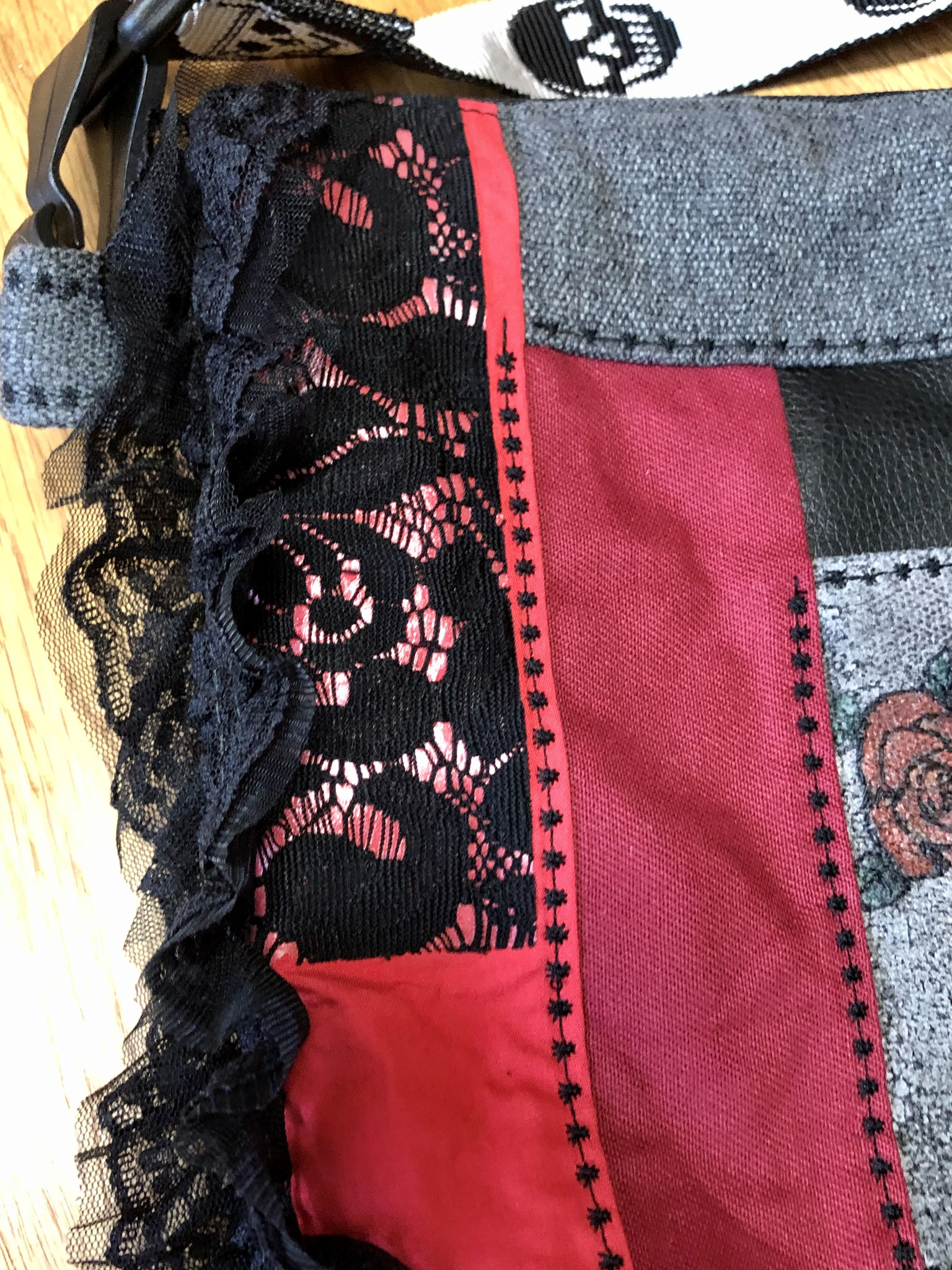 Totenkopf bestickt Patchwork Punk/Steampunk CHF 135.00