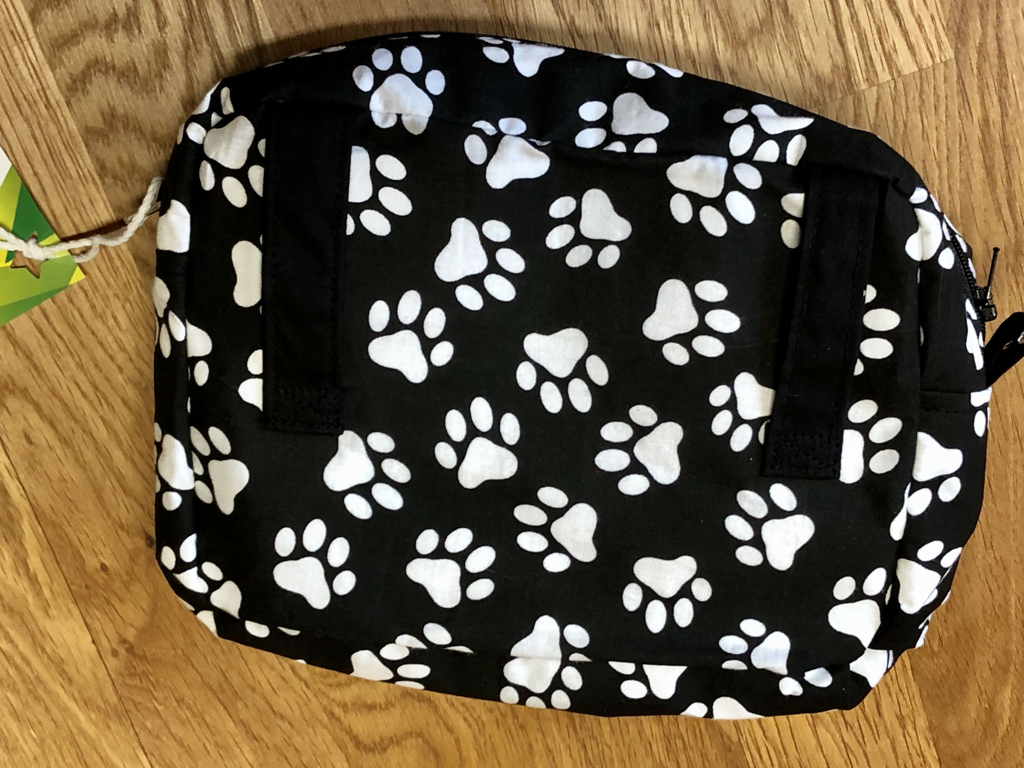 Kleine Hüft oder Crossbodytasche mit Säckli-Spender verkauft