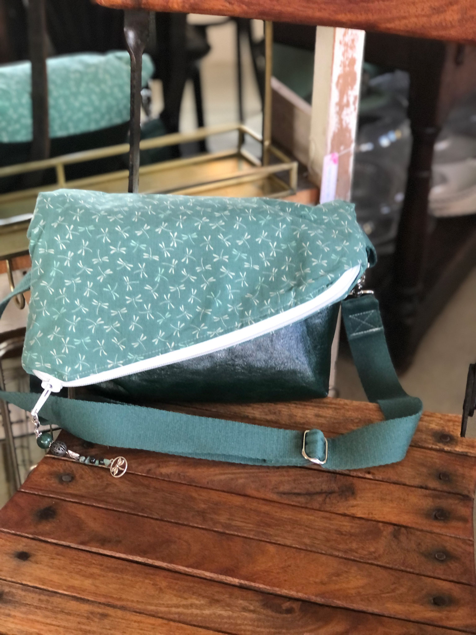 5023 Libellen seegrün, Boden Echtleder, CHF 85.00