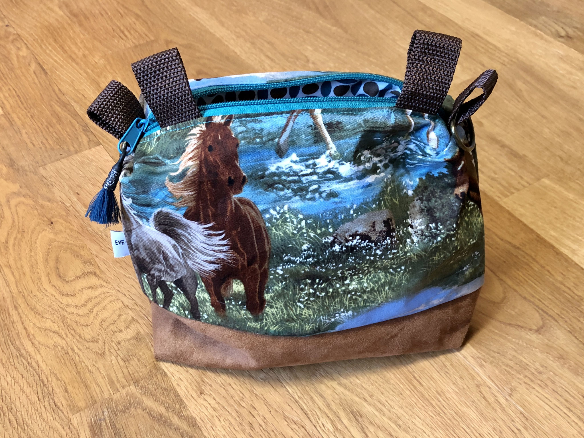 Pferde mit Kunstleder CHF 35.00