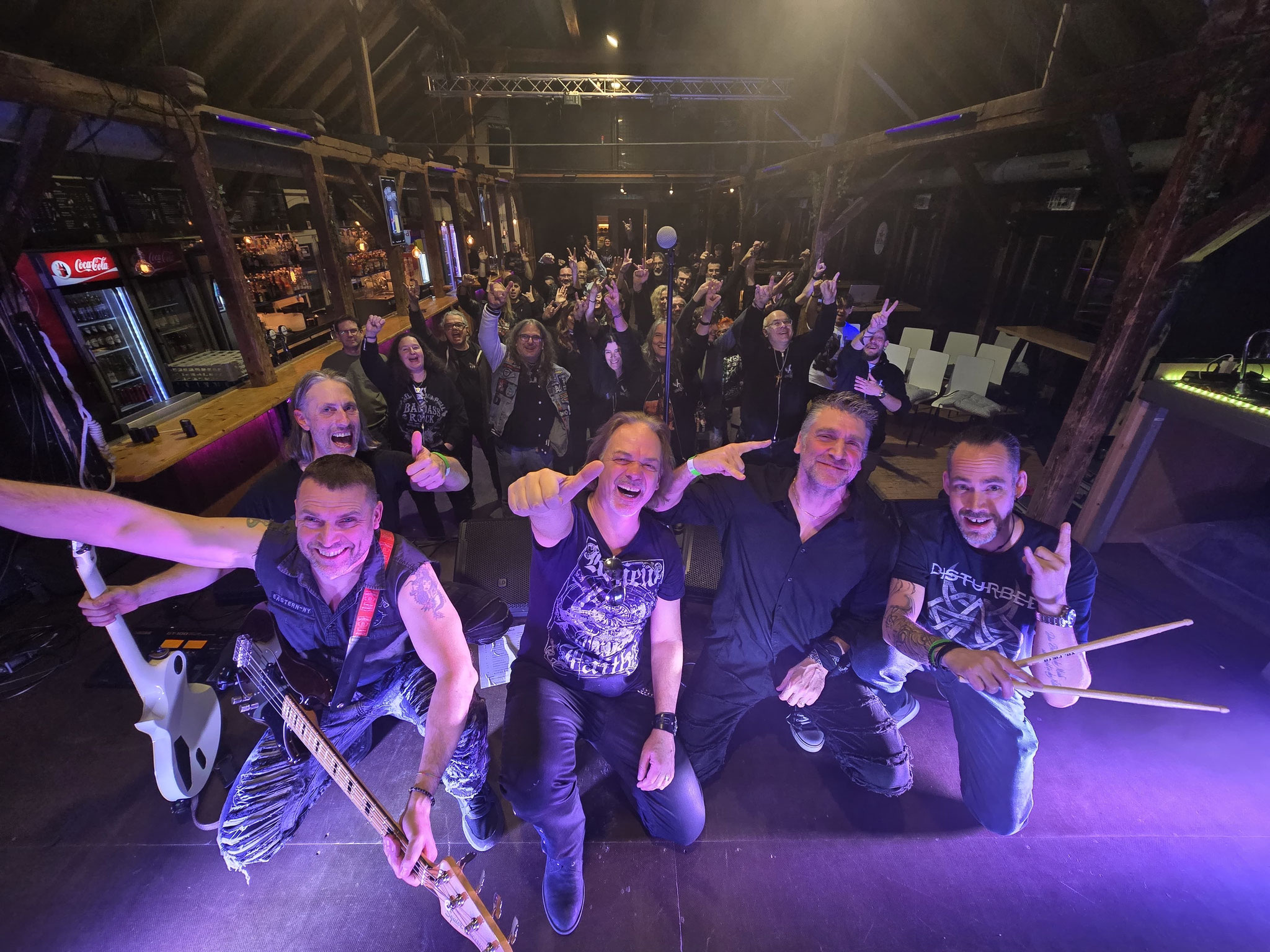 Metal Church mit Obsidian Black - November 2025