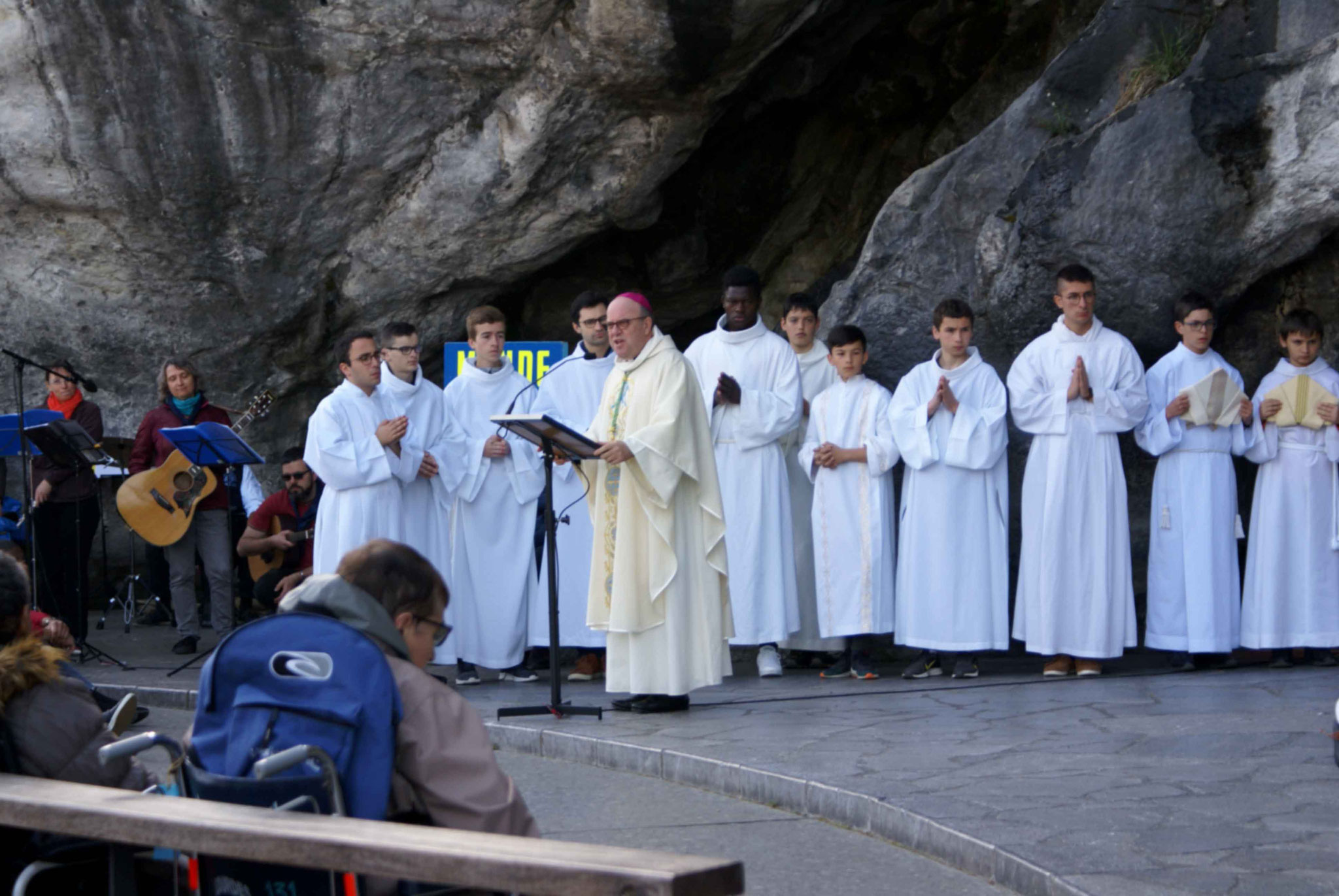 Messe à la Grotte