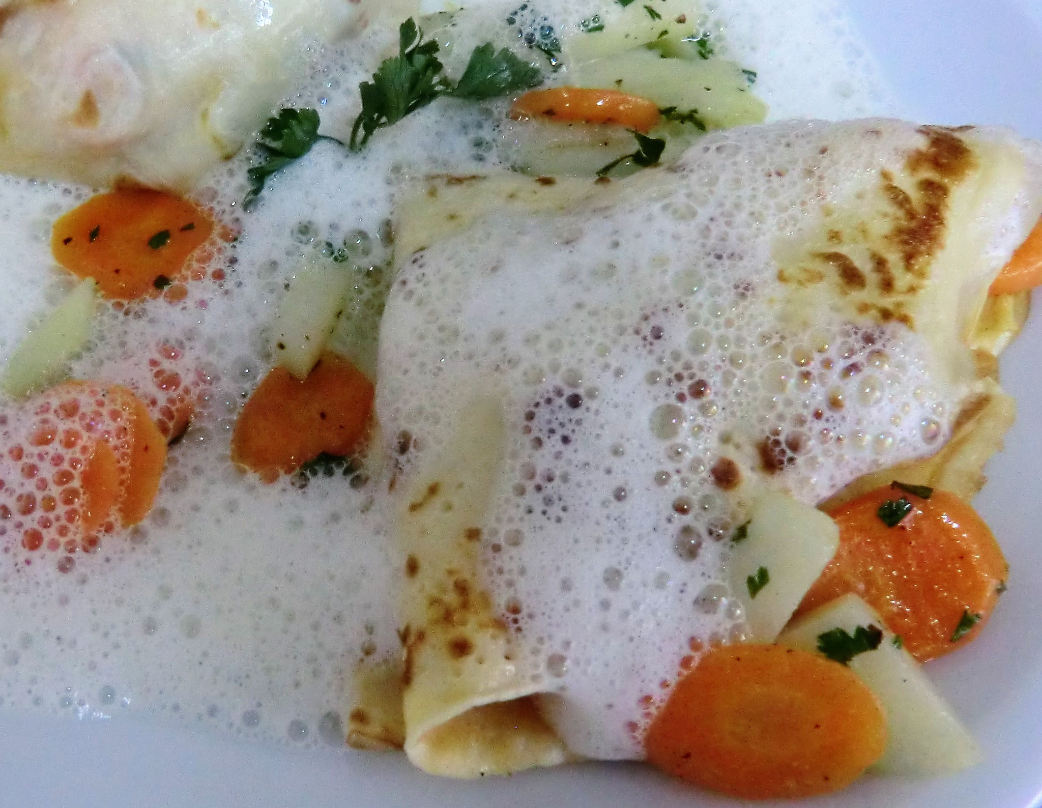 Kohlrabi und Karotte im Pfannkuchen - Zitronenschaum