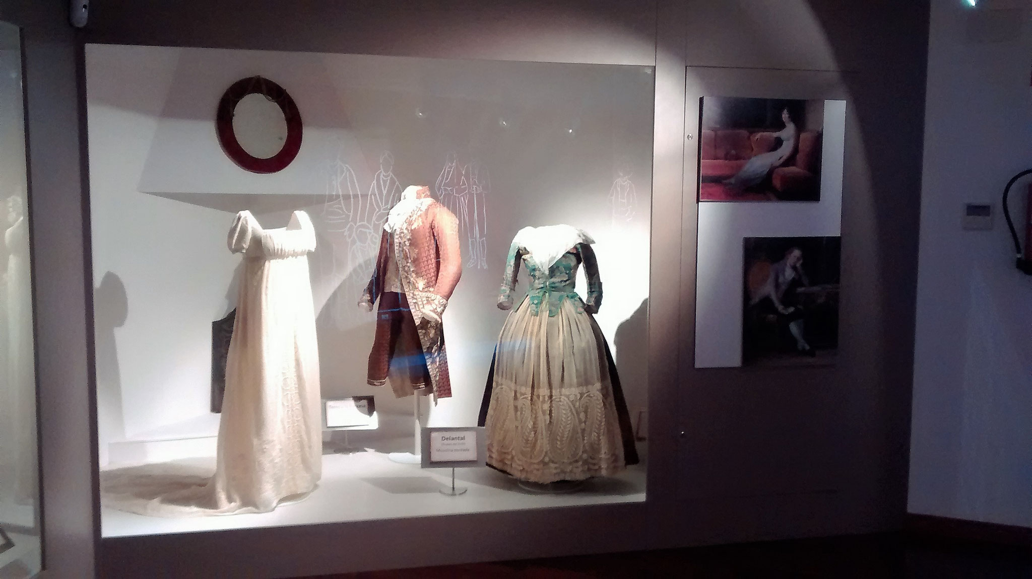 Detalle exposición 2016: "Un paseo por la gran moda"