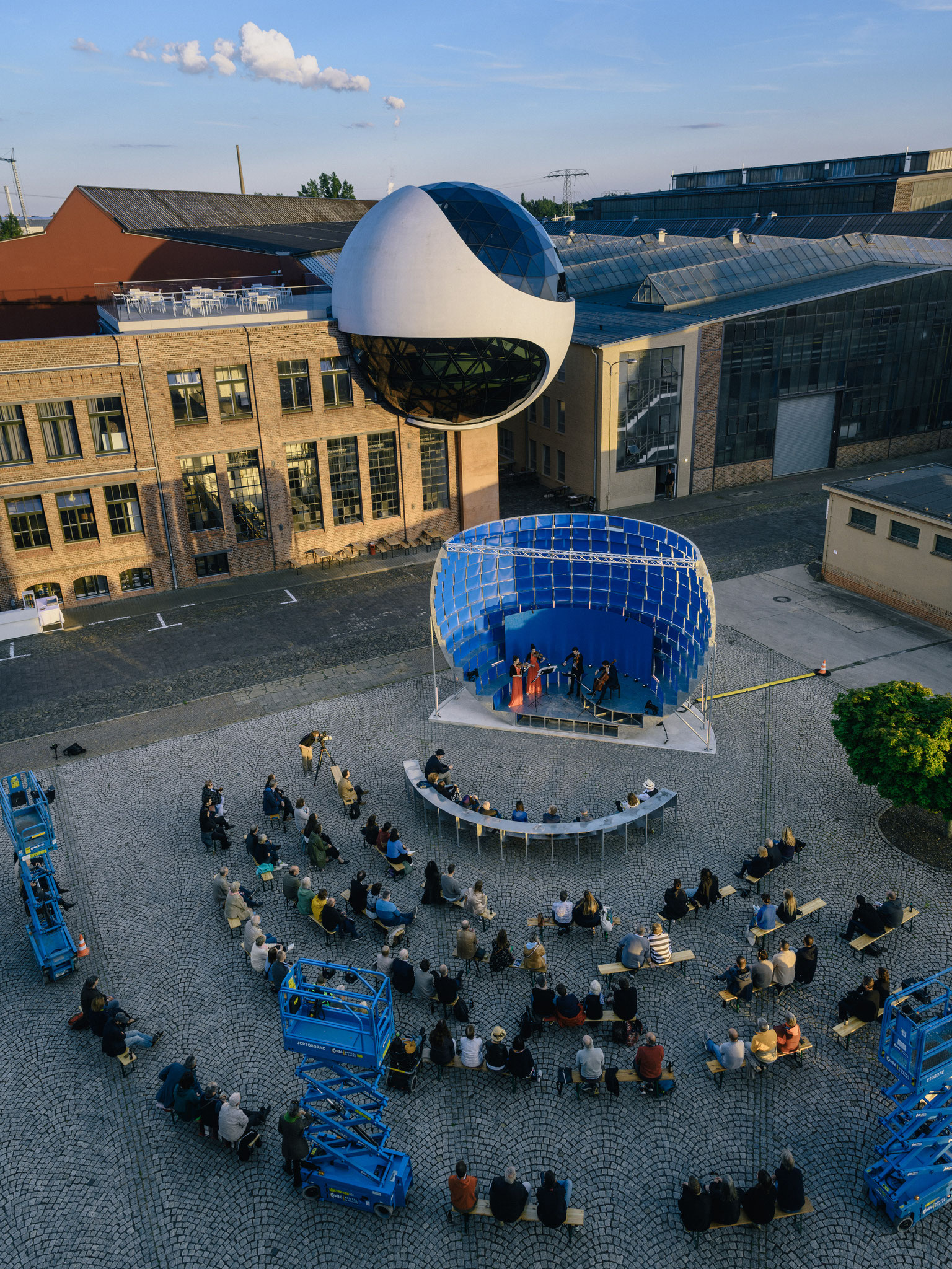 Ein architektonisches Highlight gab es derweil in Leipzig: