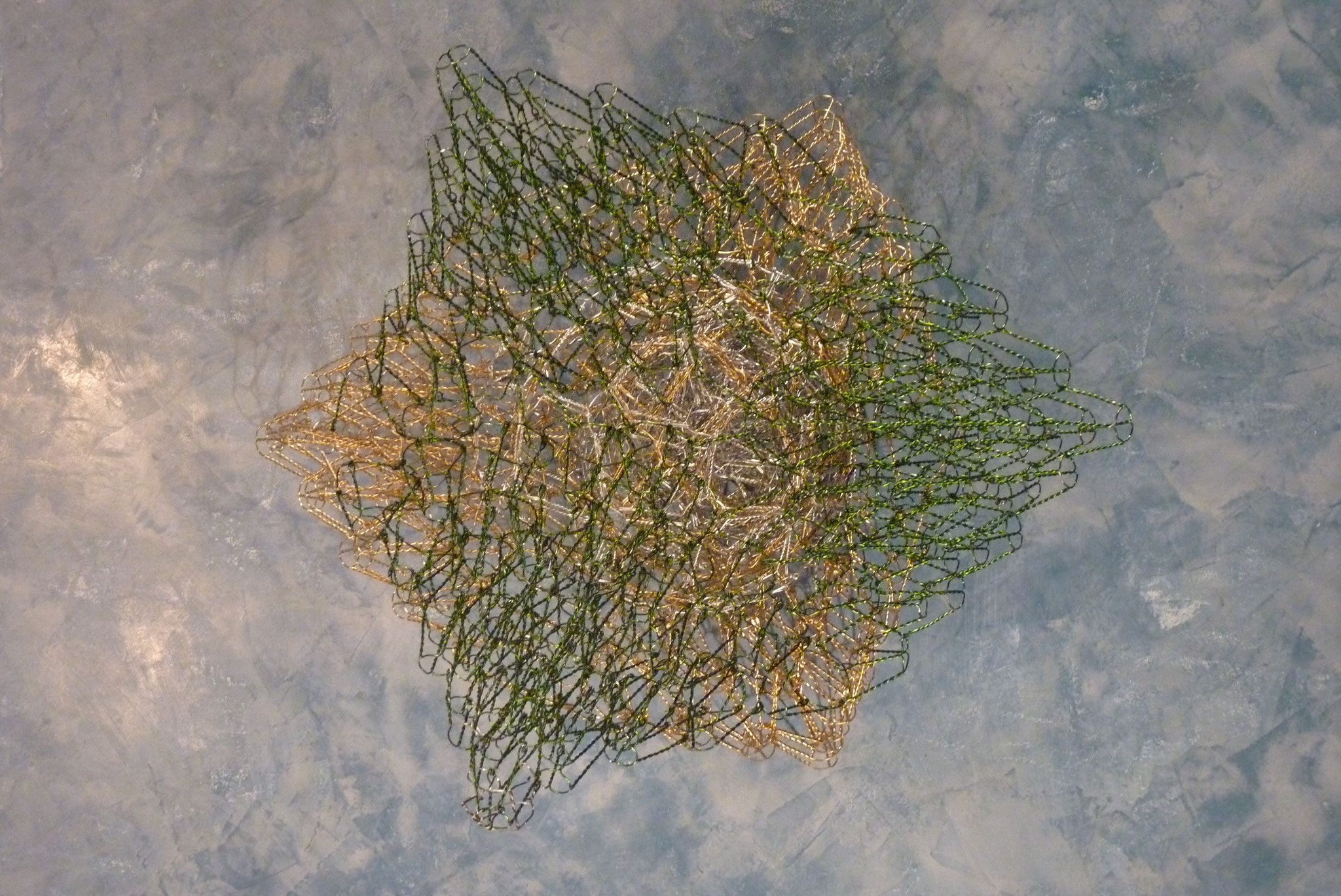 Sphère dans polyèdre.             L : 35 cm