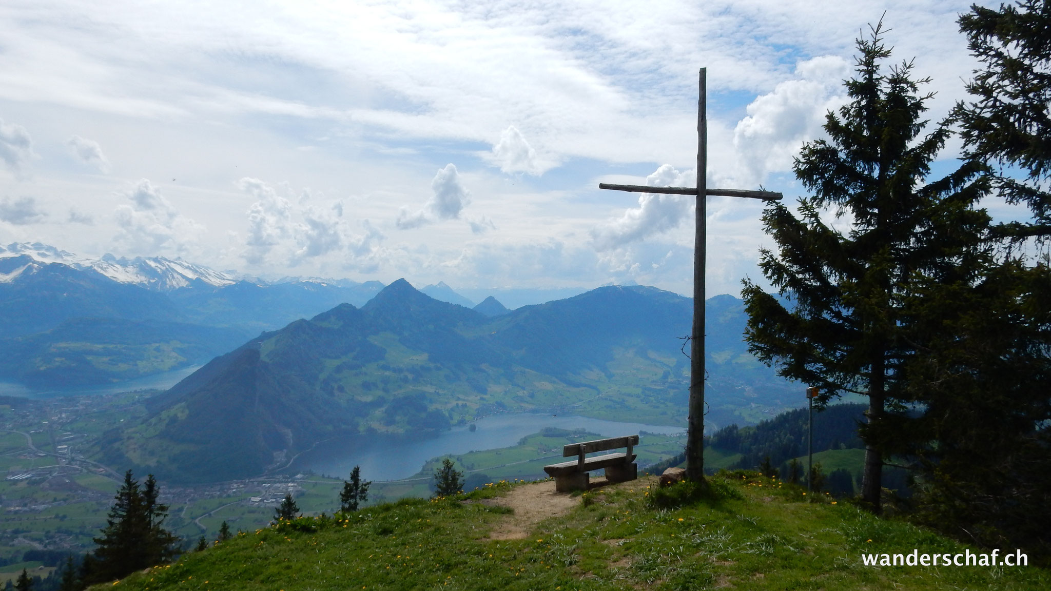 Lauerzerseeli vom Hochstuckli aus gesehen