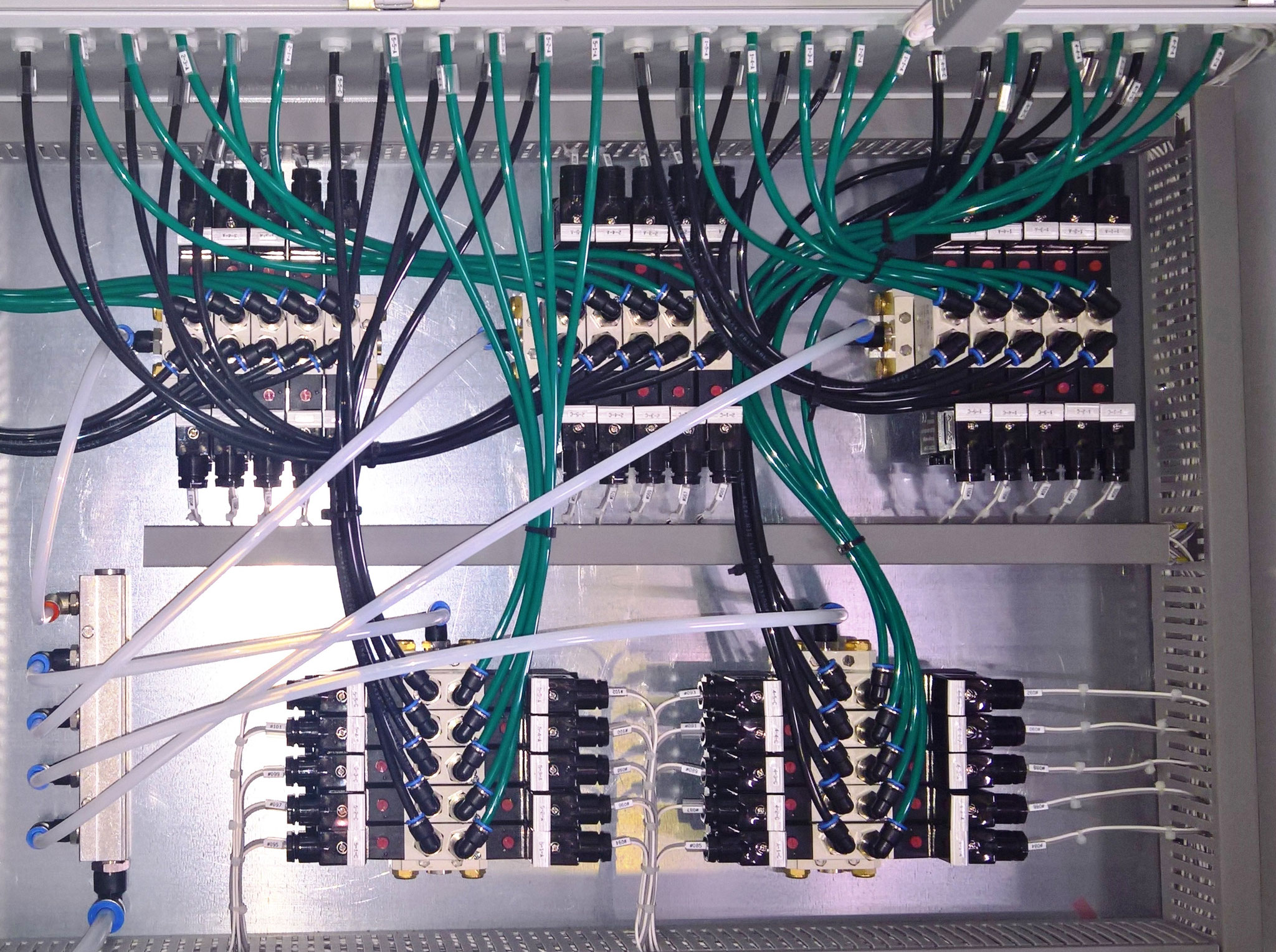 QUADRI ELETTRO-PNEUMATICI DI COMANDO E CONTROLLO