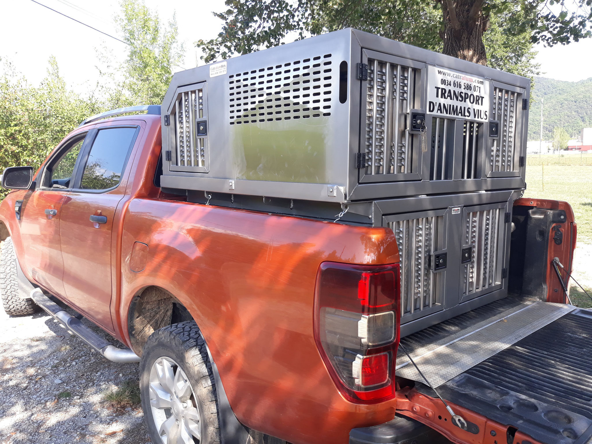 CAJAS PARA PERROS CAJAS DE TRANSPORTE DE ANIMALES EN ALUMINIO E INOX