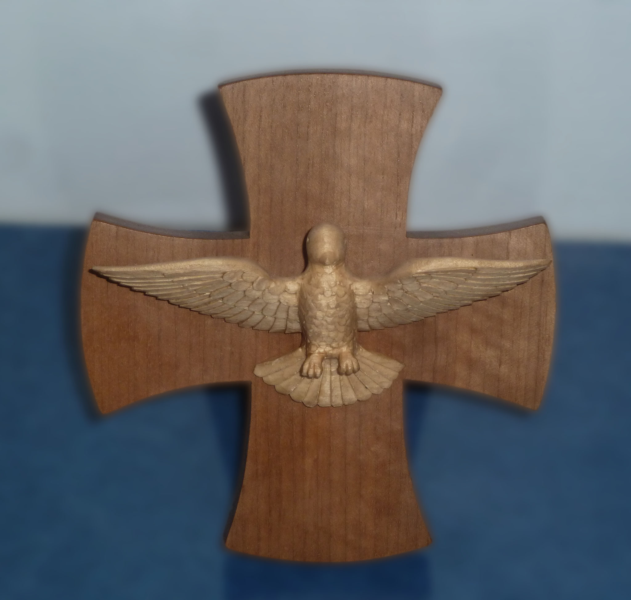 Confirmation (15cm, walnut and linden) - Confirmation