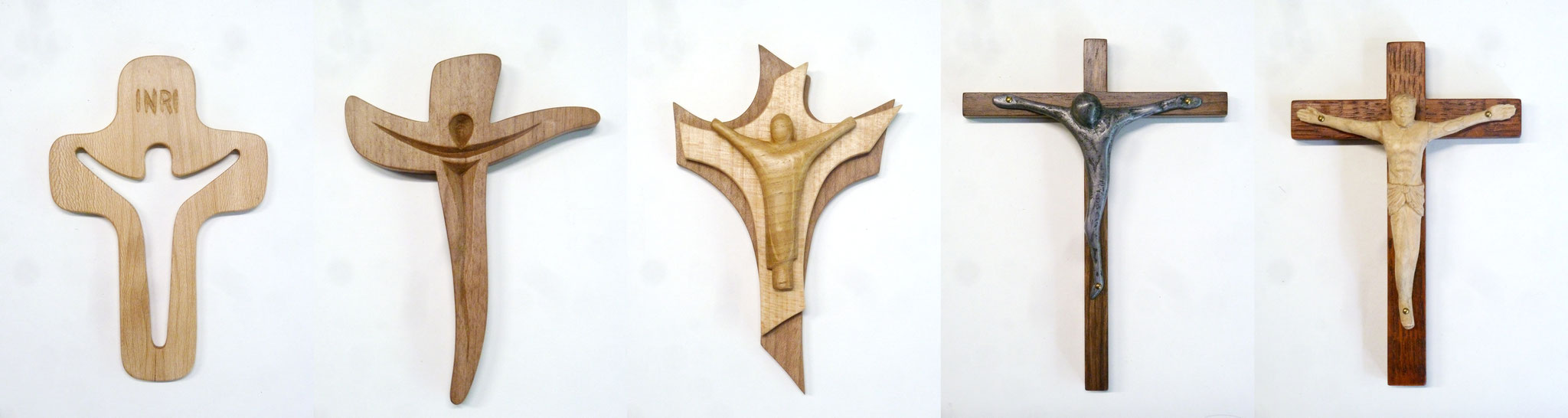 Kruzifixe (15cm, Platane, Walnuss-, Eichen-, Lindenholz, Blei)