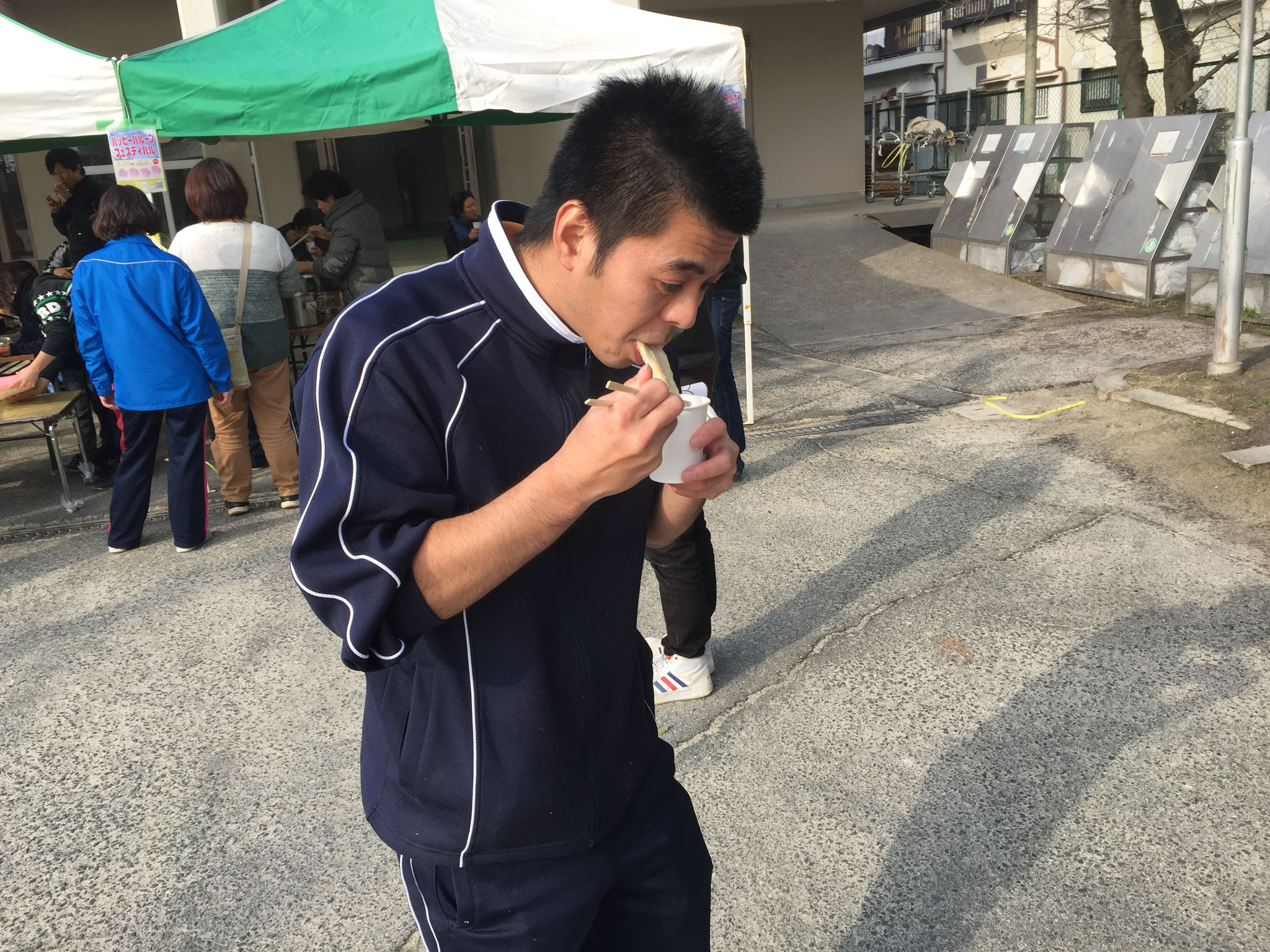 こっそり目をぬすんで･･･