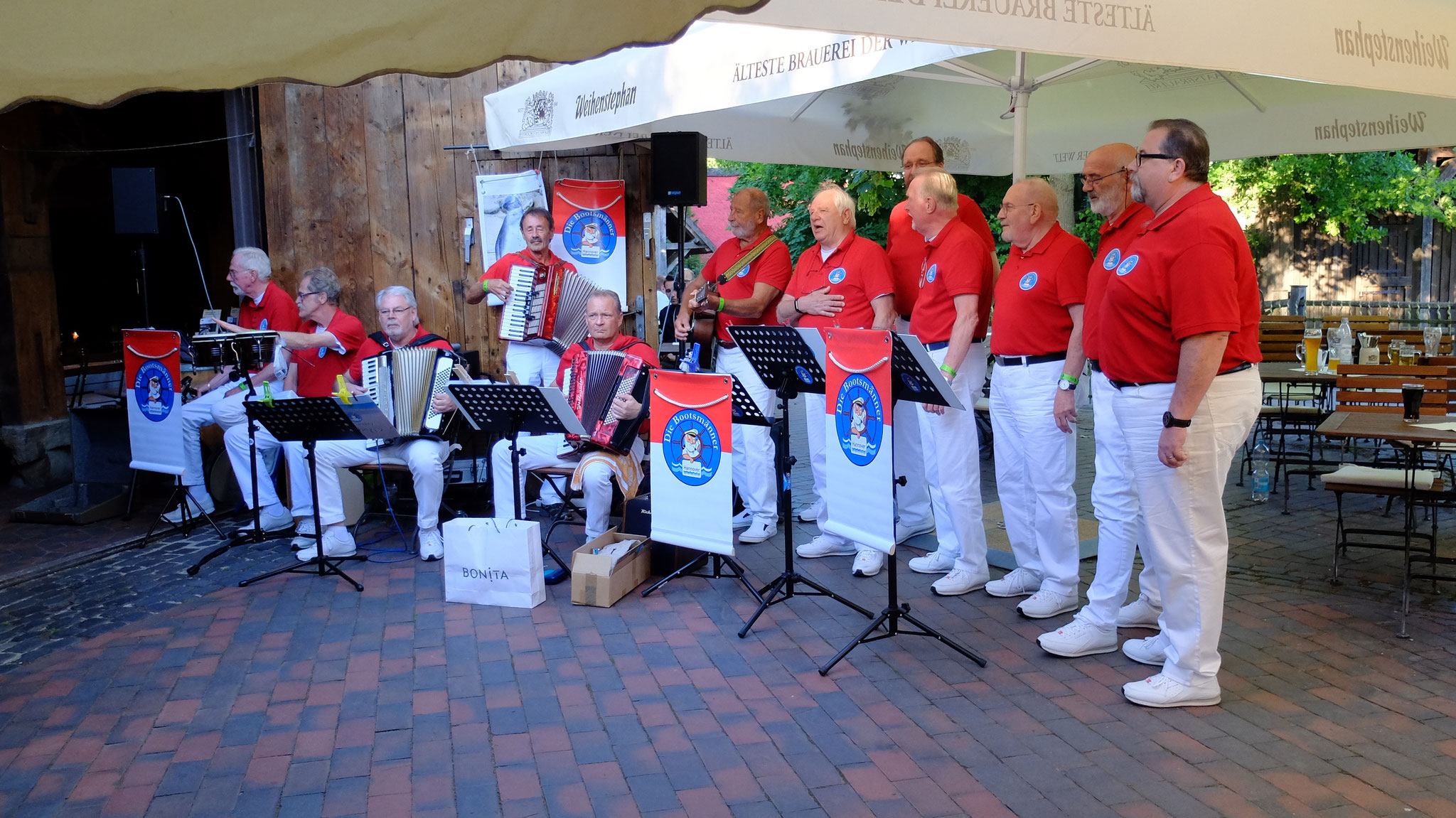 Ene Besuch im Zoo, - oh, oh, oh, oh - Nä wat is dat schön - Die ...