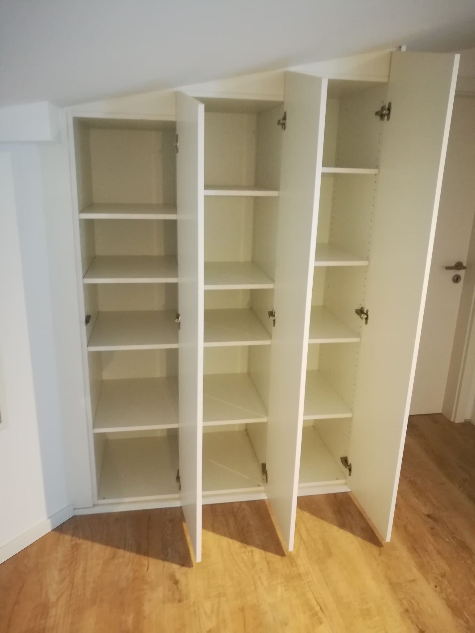 Einbauschrank / Dekor weiß