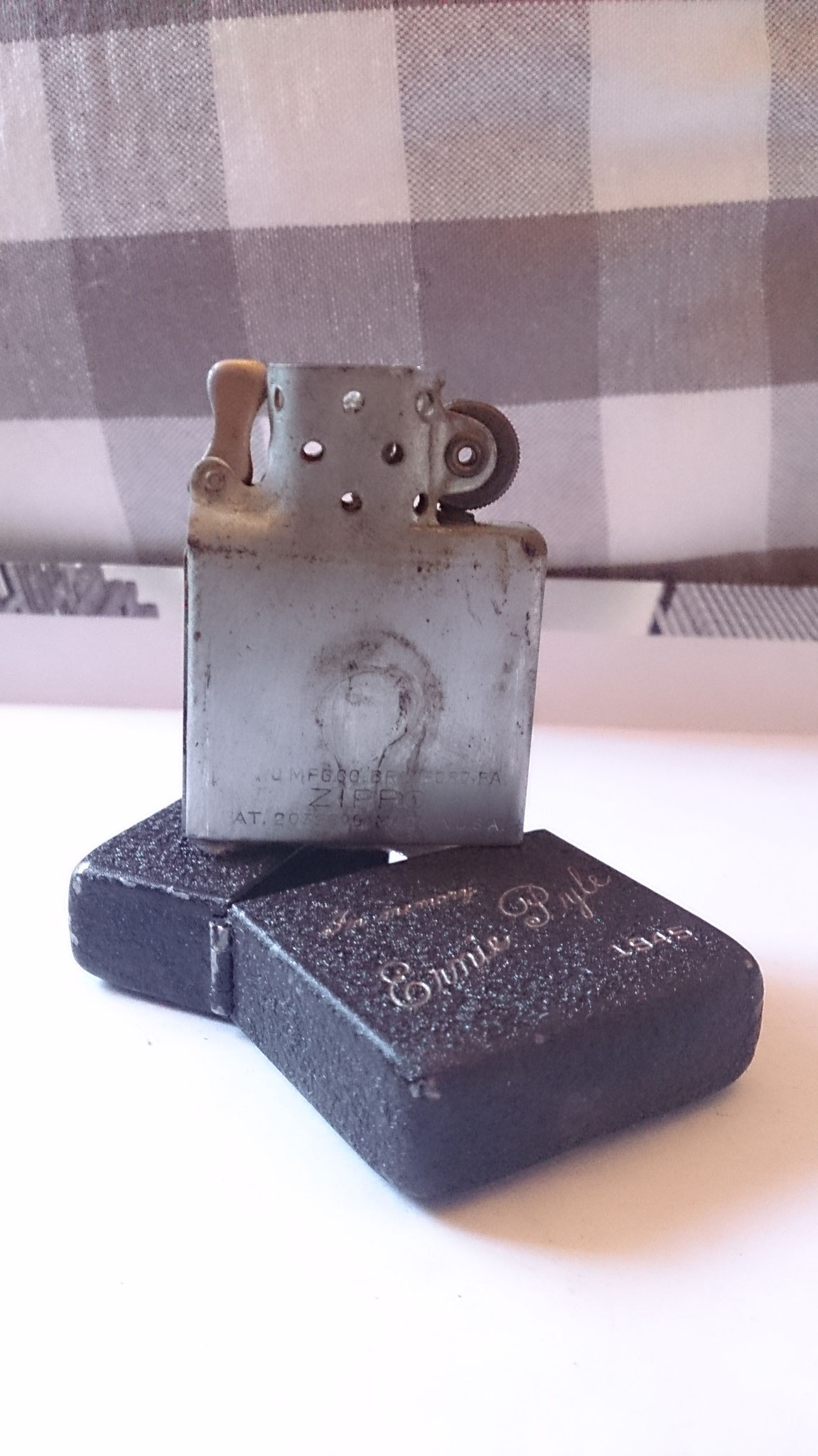 The Story about "Black Crackle" Old Zippo Lighter alte Zippo Feuerzeuge