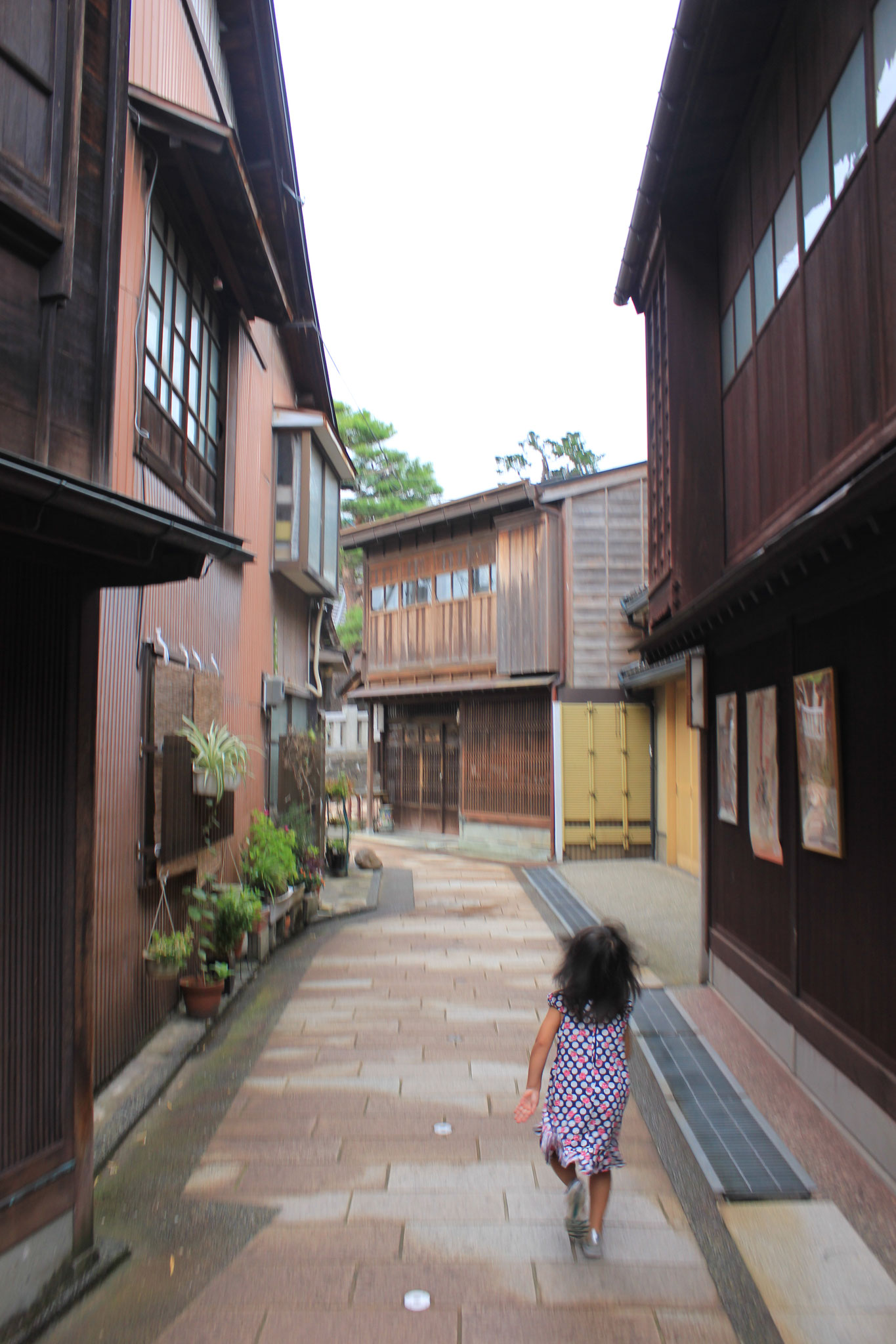 裏路地も風情がありました。