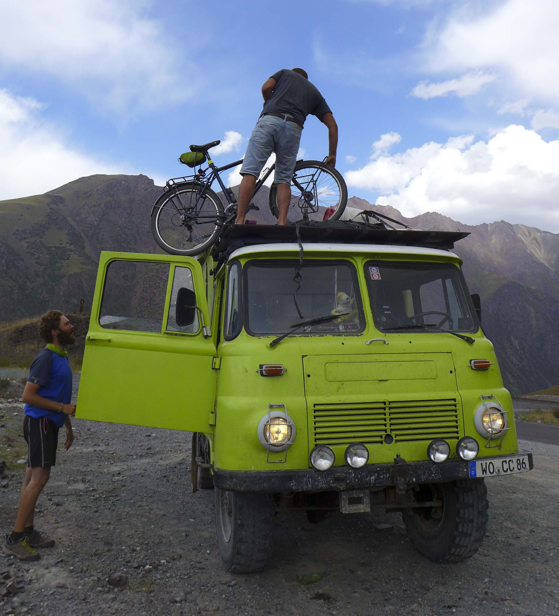 2 bikes to the back, one on top, 5 people in the front. Why not.