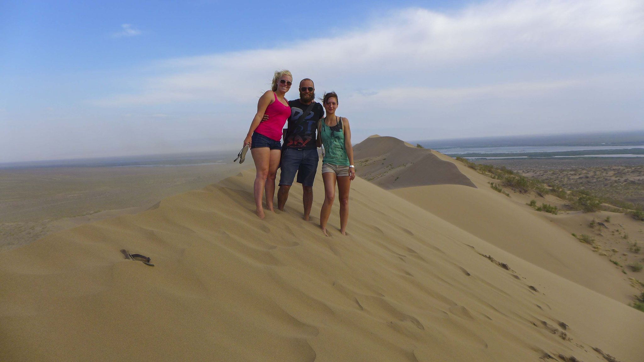 until we arrive to the top of the singing dune.