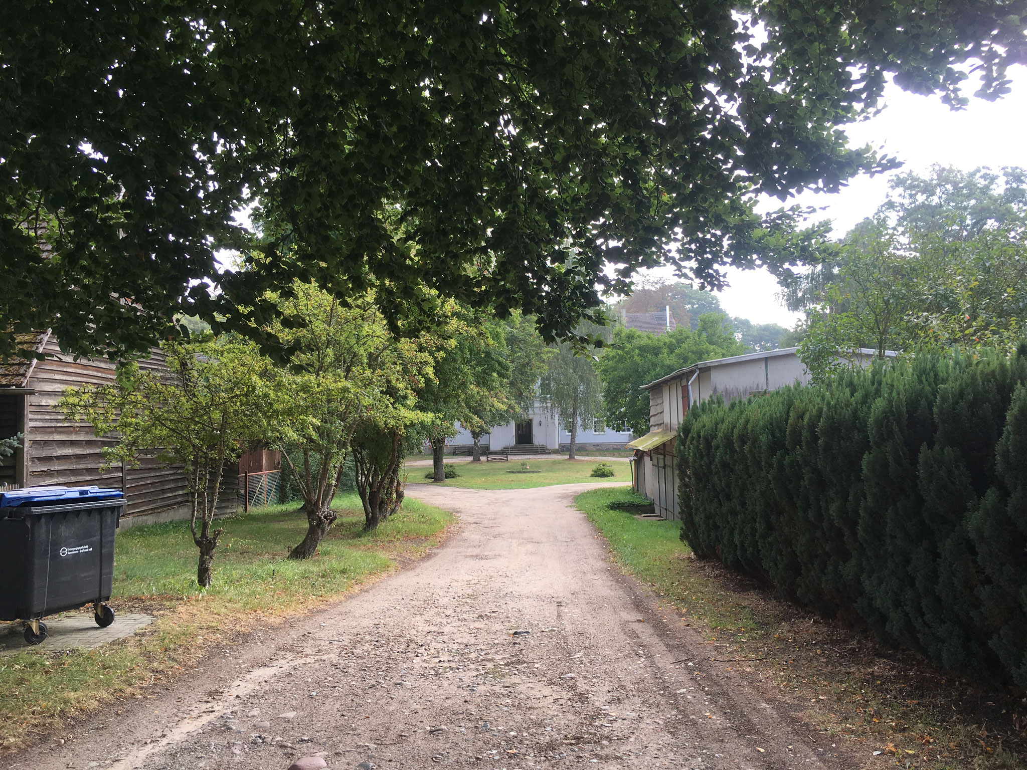 Weg zum Gutshaus Krenzow