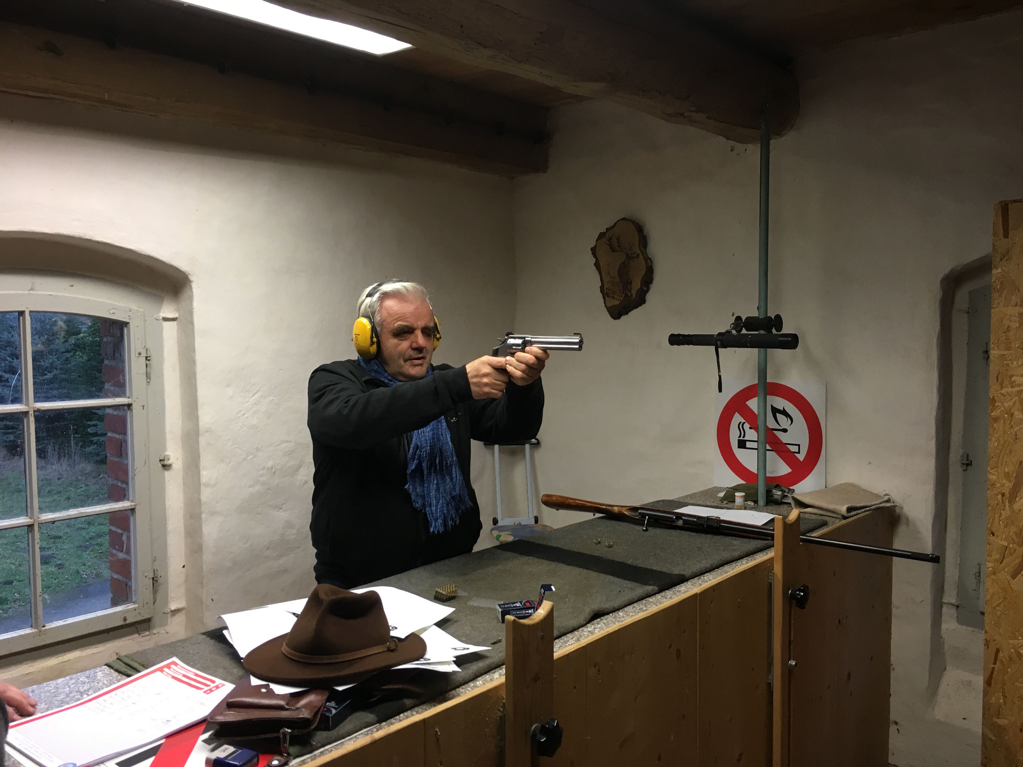 Horst mit Kurzwaffe