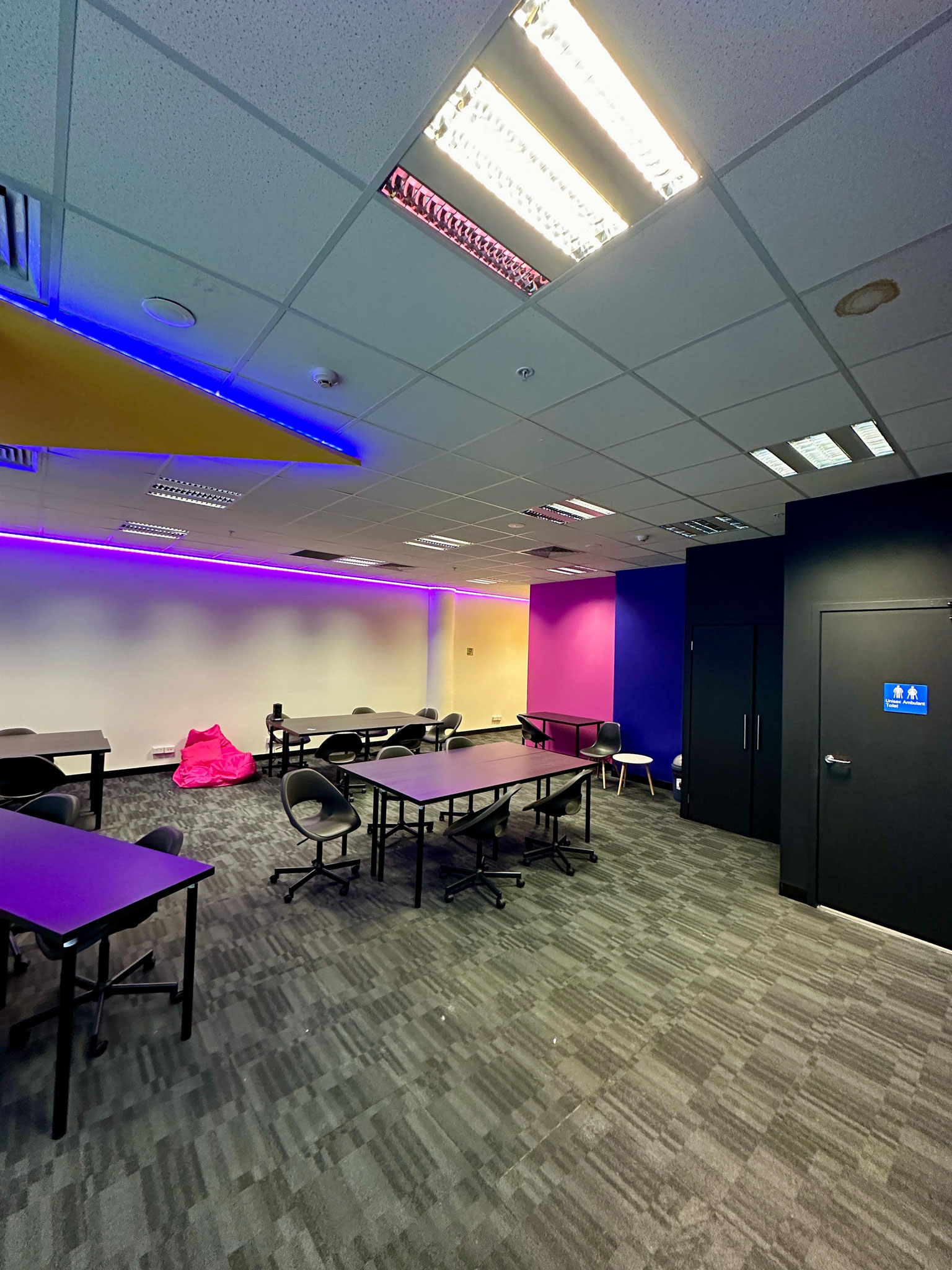 Original Campus Melbourne - Pink Room