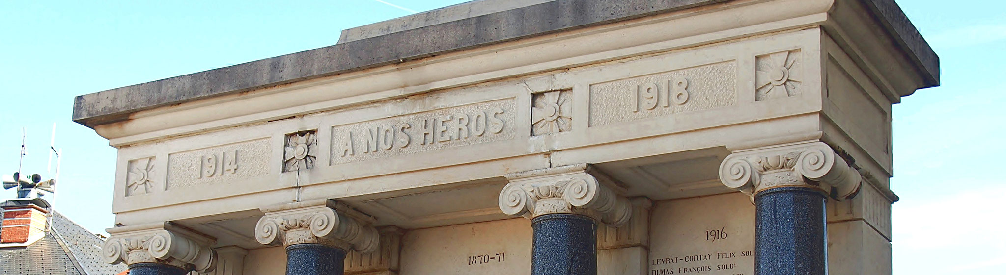 Fronton du Monument aux Morts de Champdor