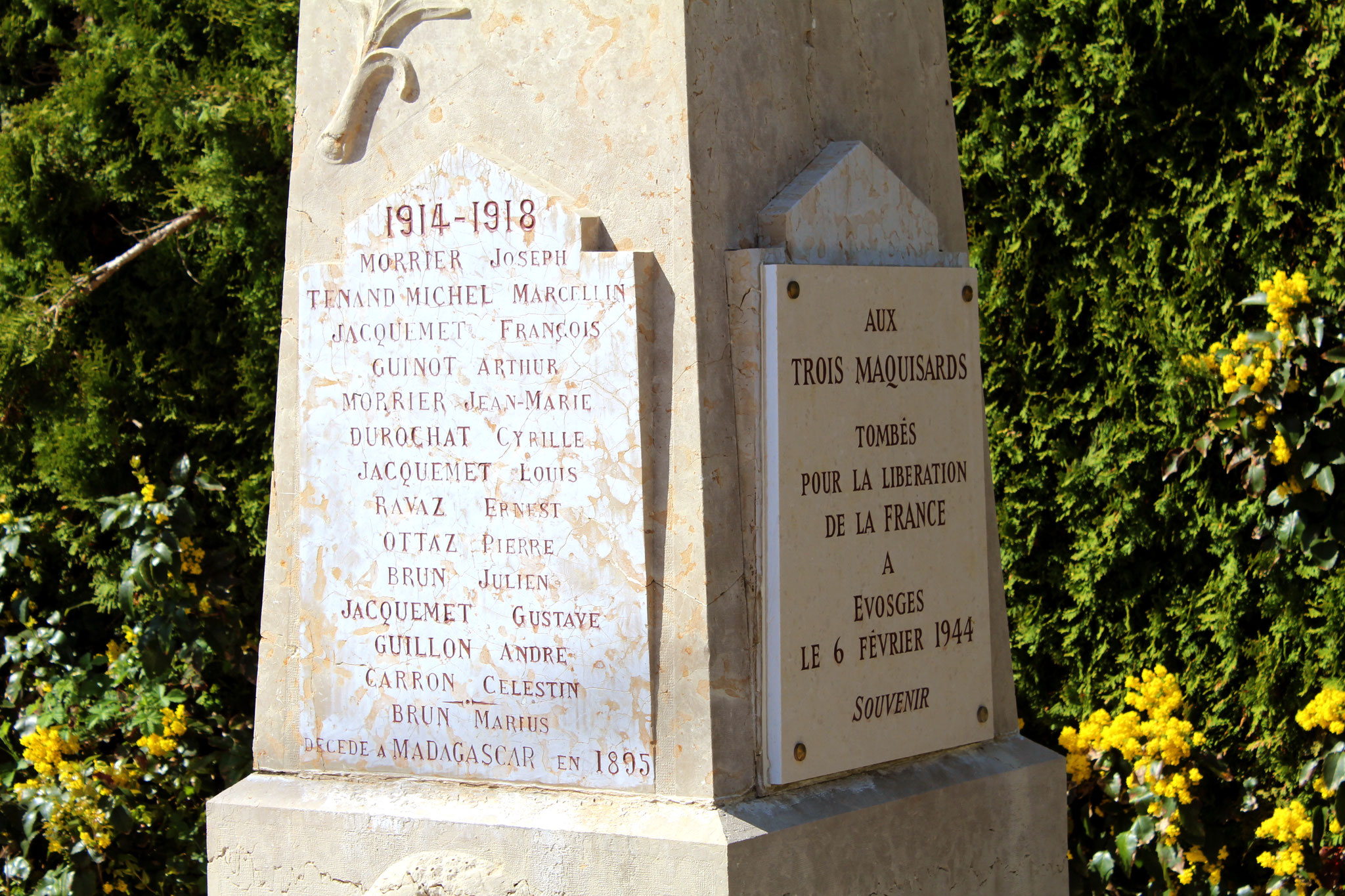 Inscription du Monumant aux Morts d'Évosges