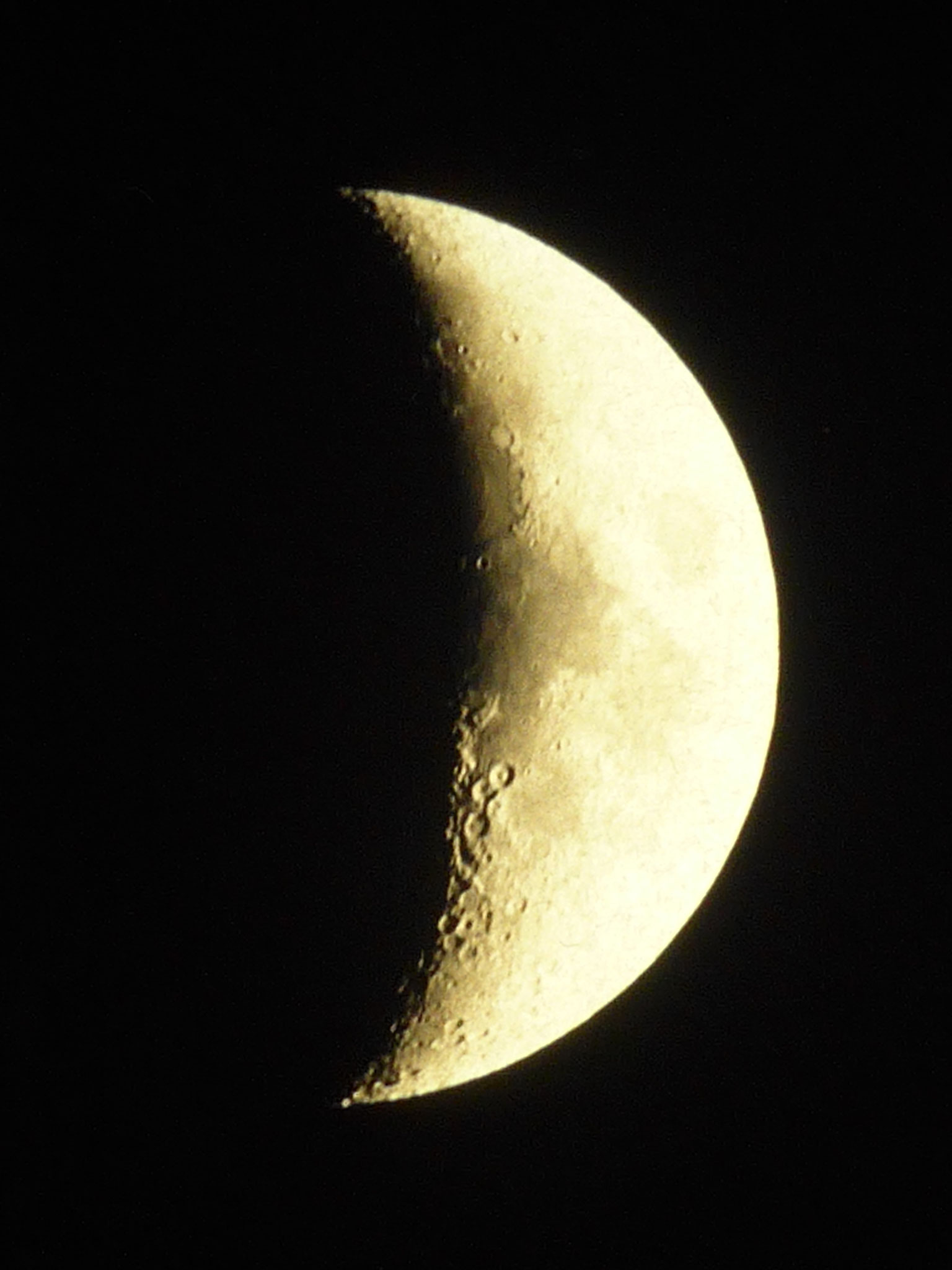 Foto aus der Sternwarte zunehmender Mond