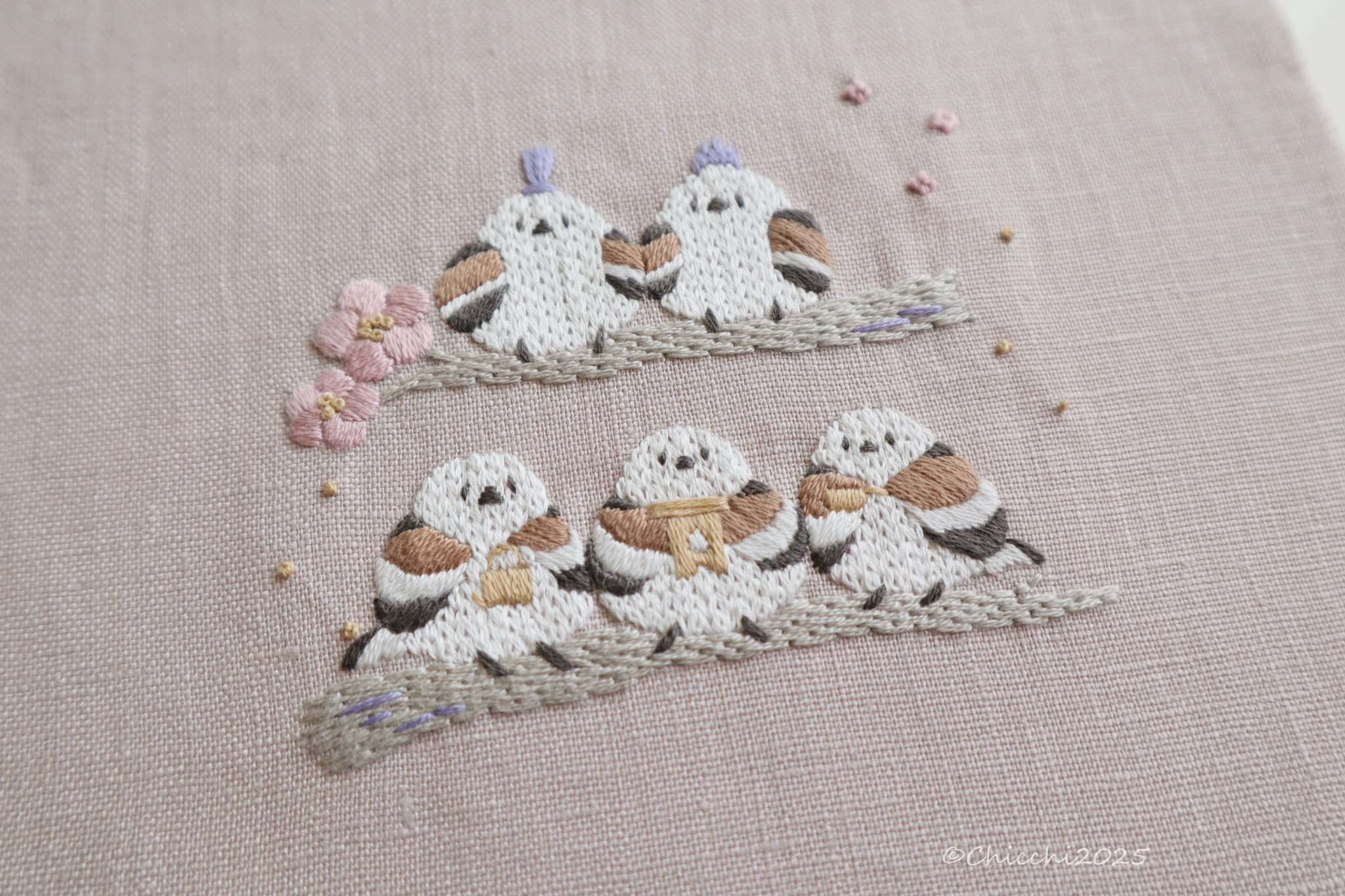 Chicchiの刺繍 - ～布と糸で作る、小さな動物達の生活～